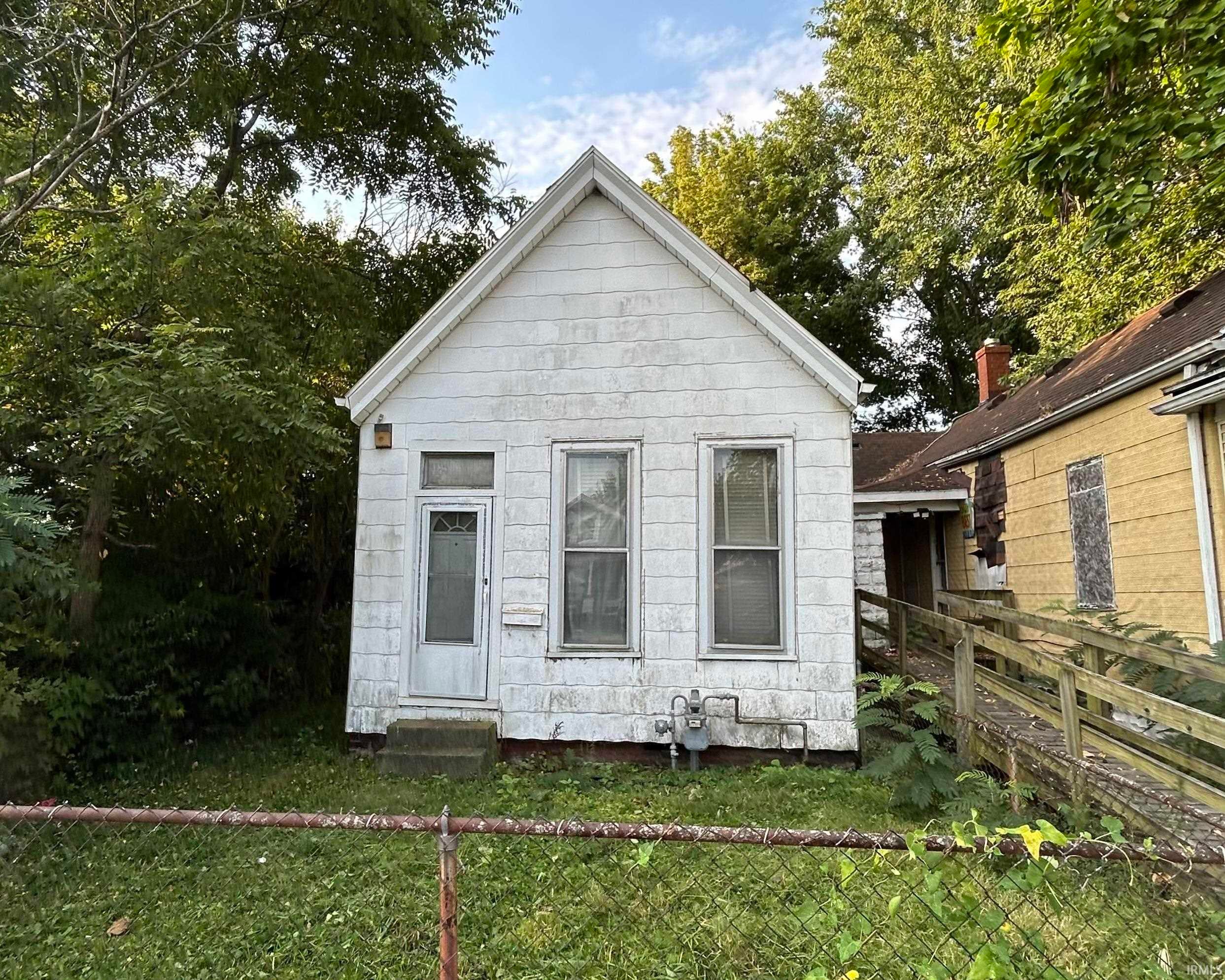 607 E Maryland Street — photo