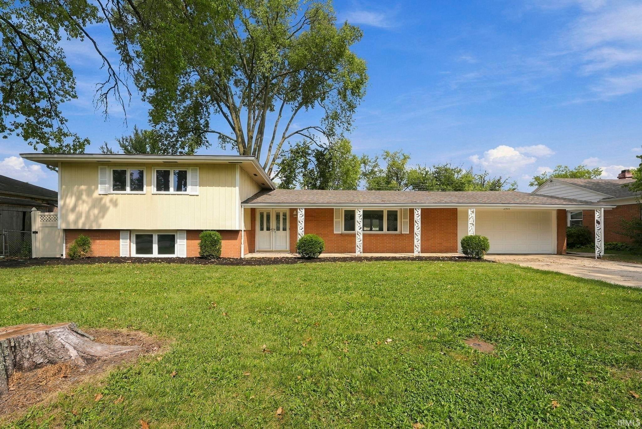 2304 W Cambridge Drive — photo