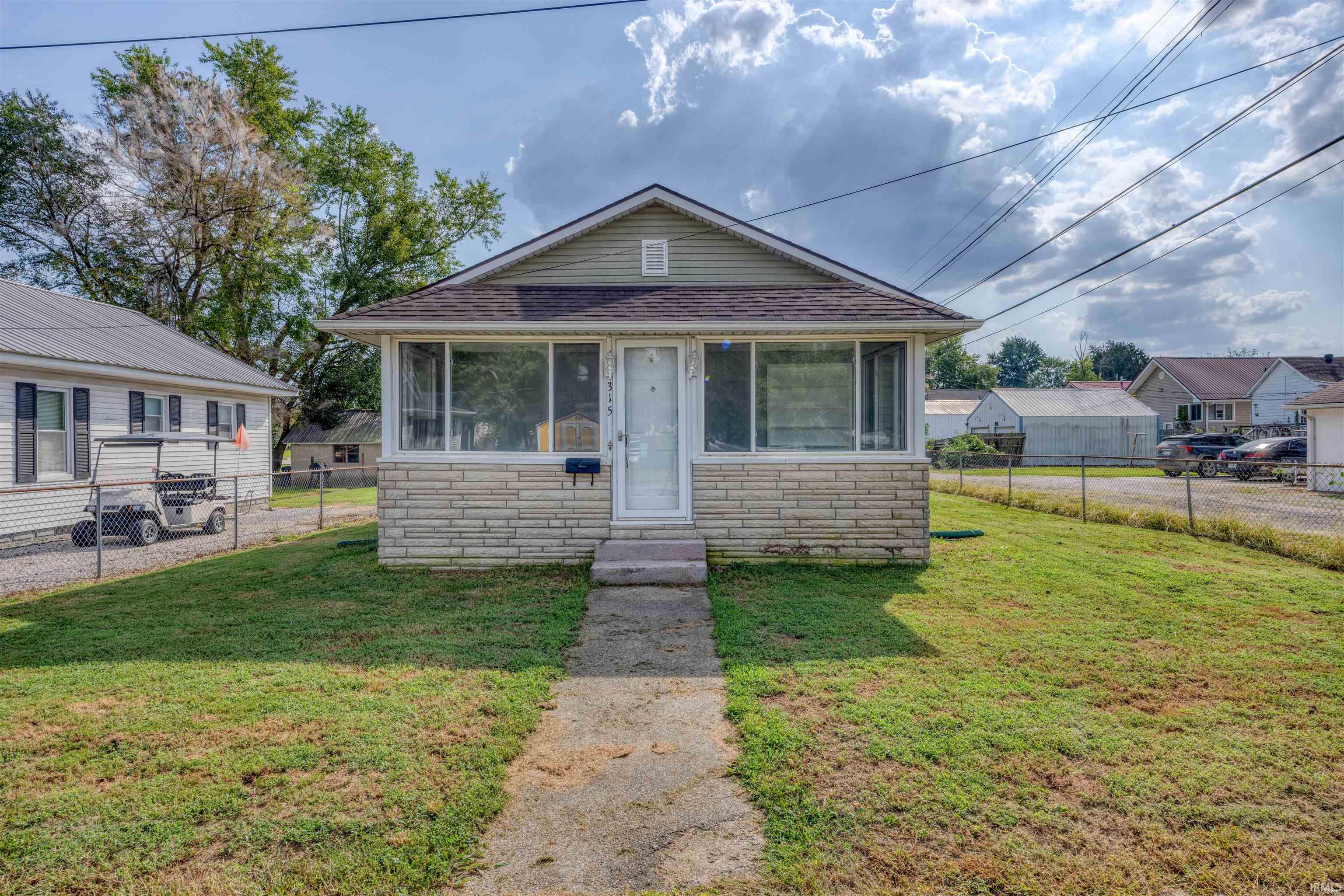 315 E Oak Street — photo