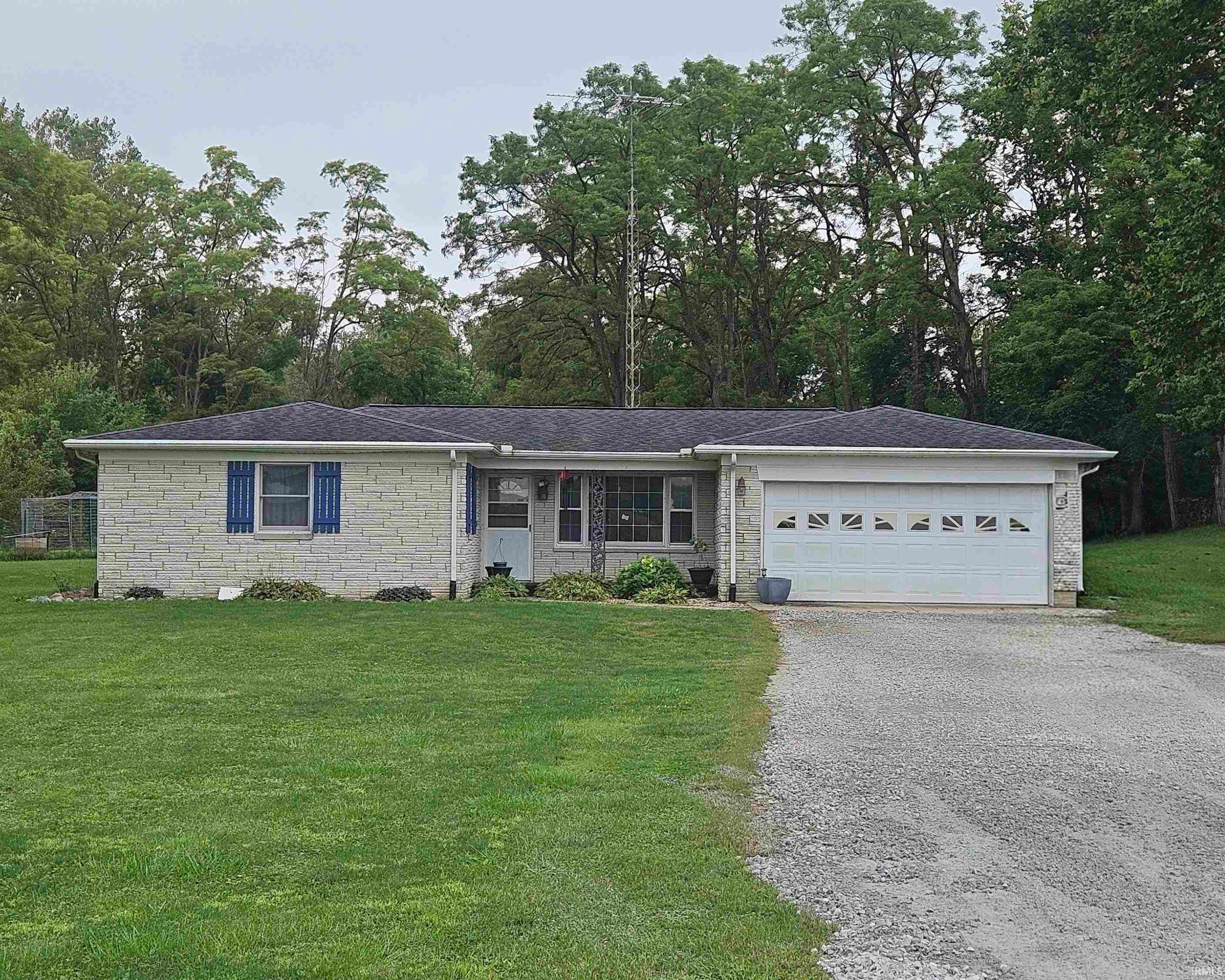3463 E 200 N — photo
