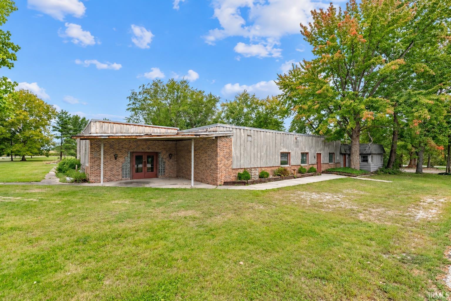 310 W Edgewood Drive — photo