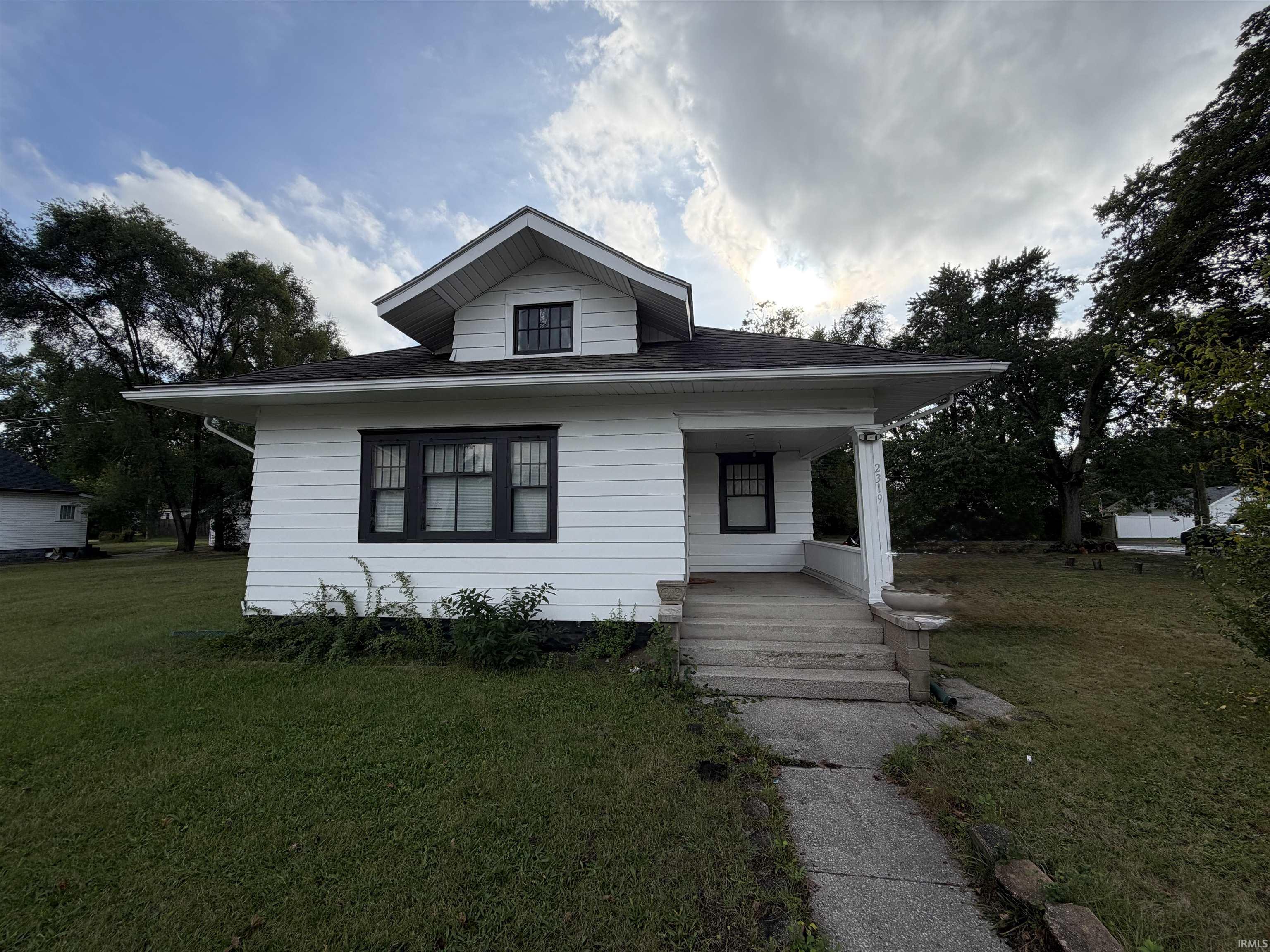 2319 S Main Street — photo