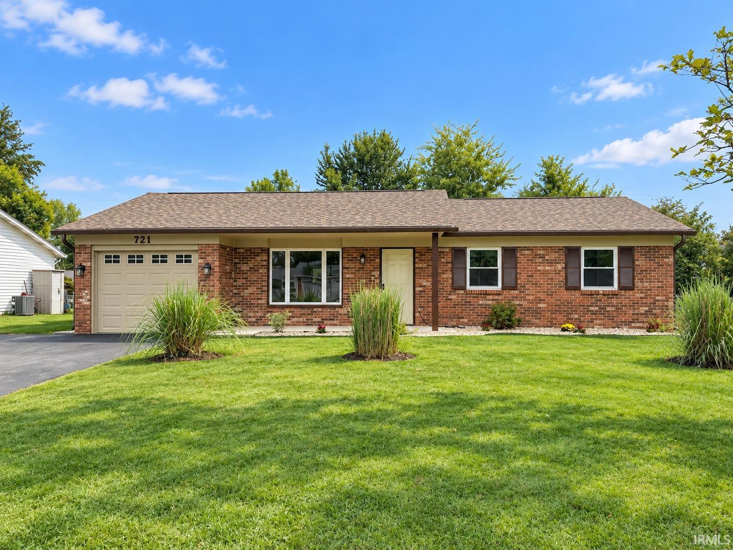 721 S Parkway Drive — photo