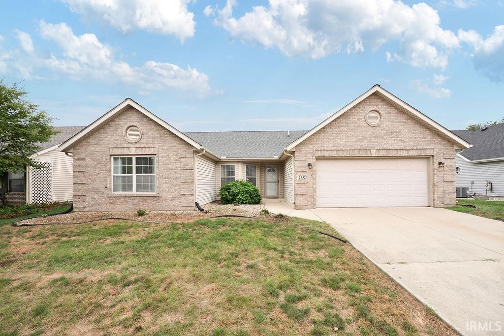 2532 Lauren Lane — photo