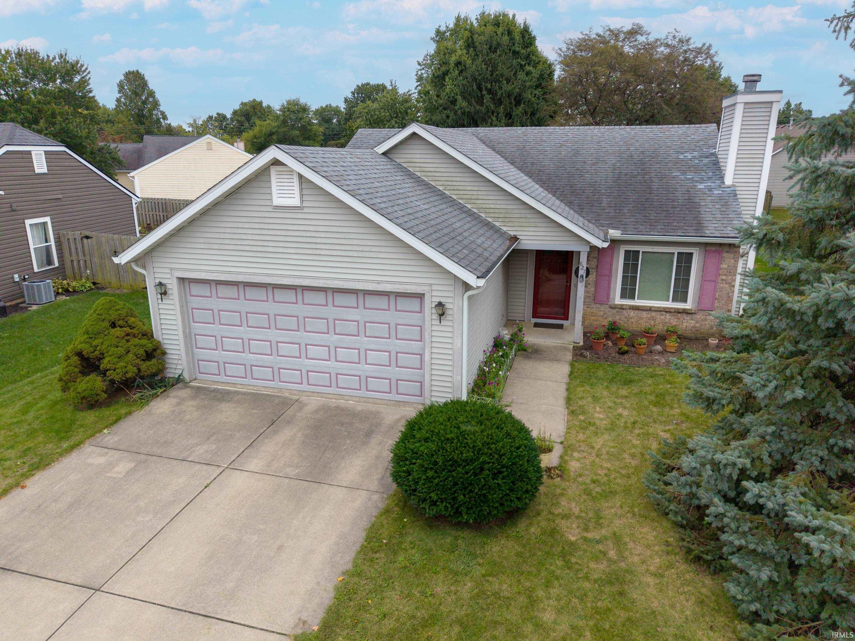 827 Sussex Court — photo