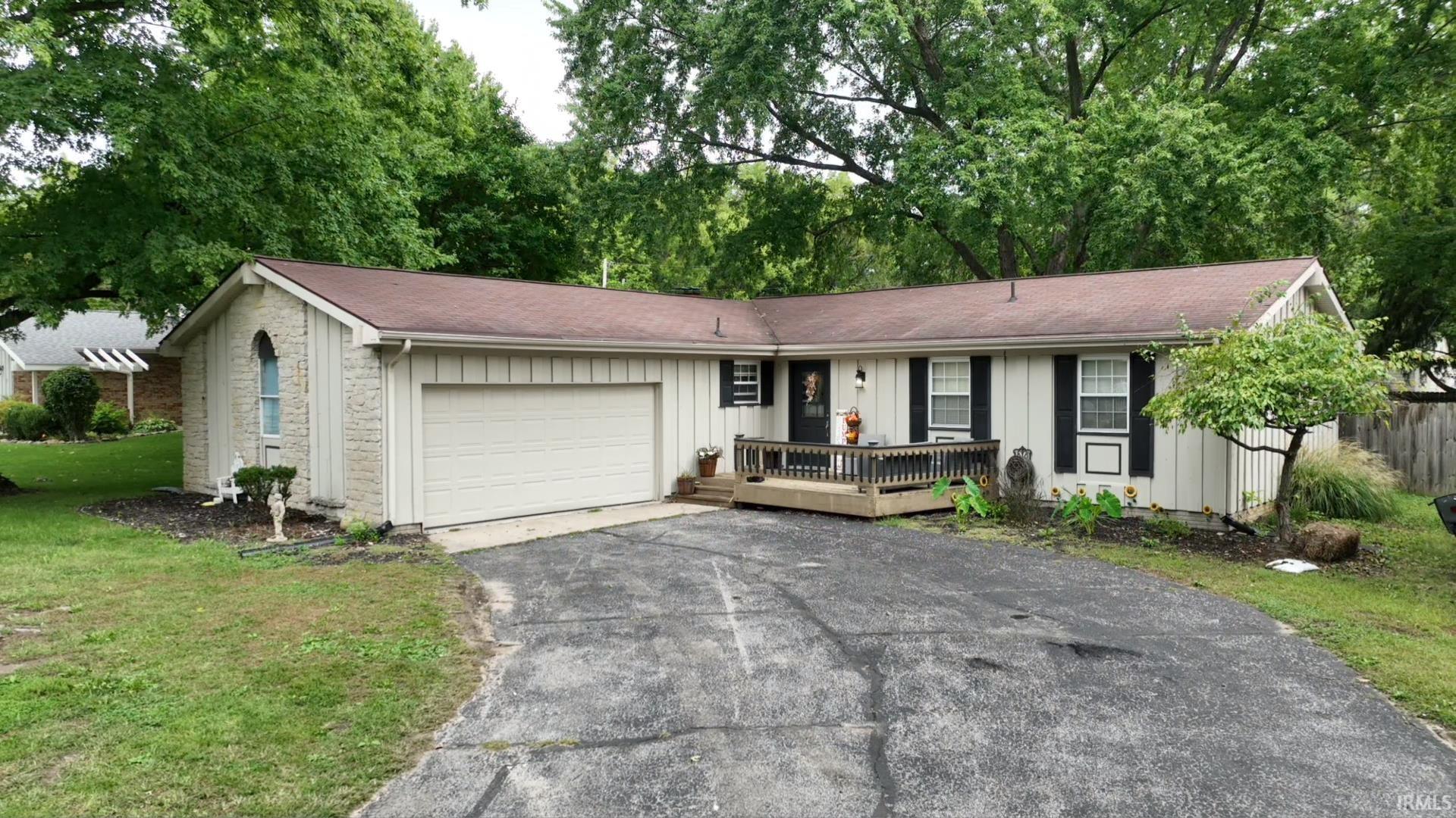 211 N Miller Manor Court — photo