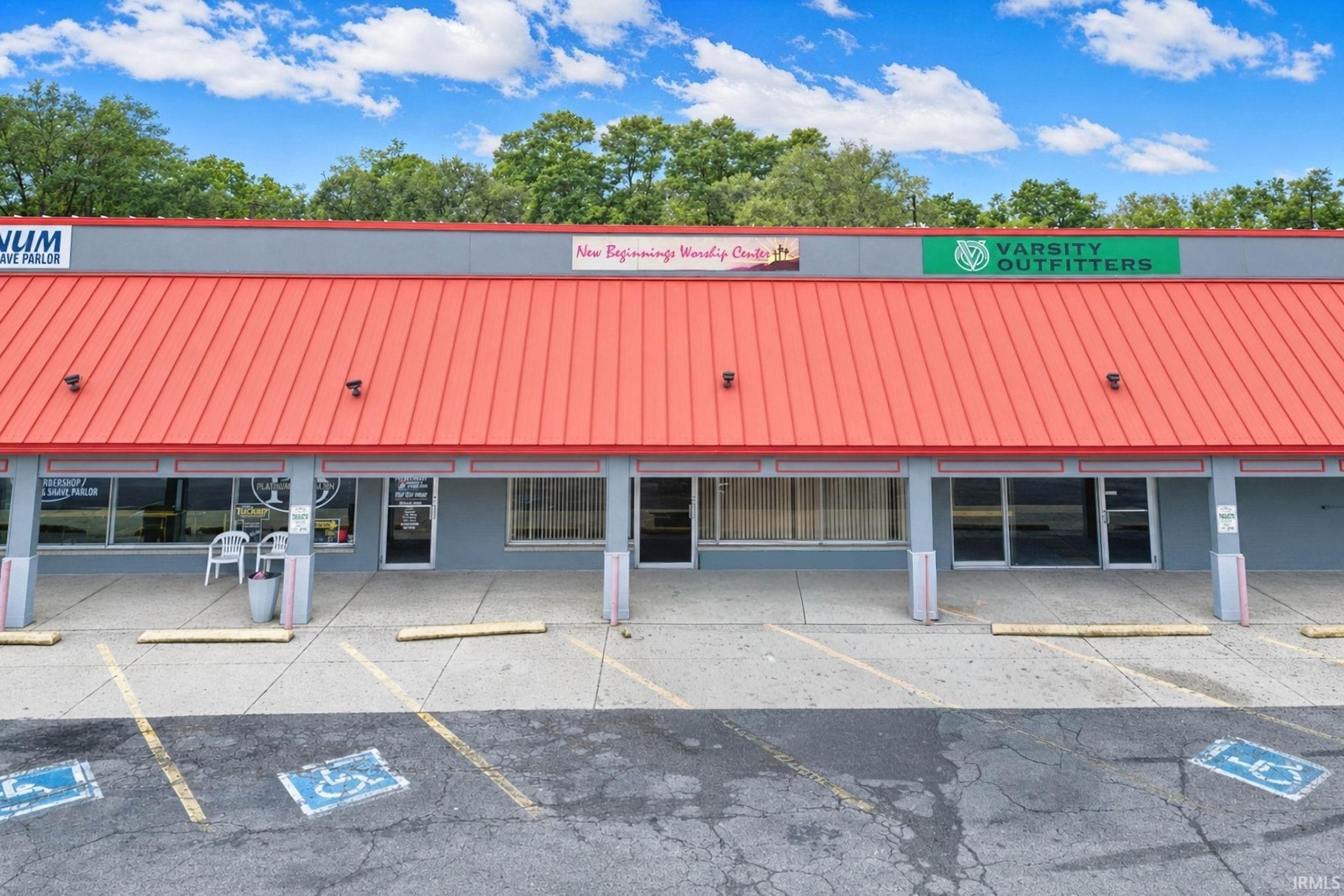 2121 S Memorial Drive — photo