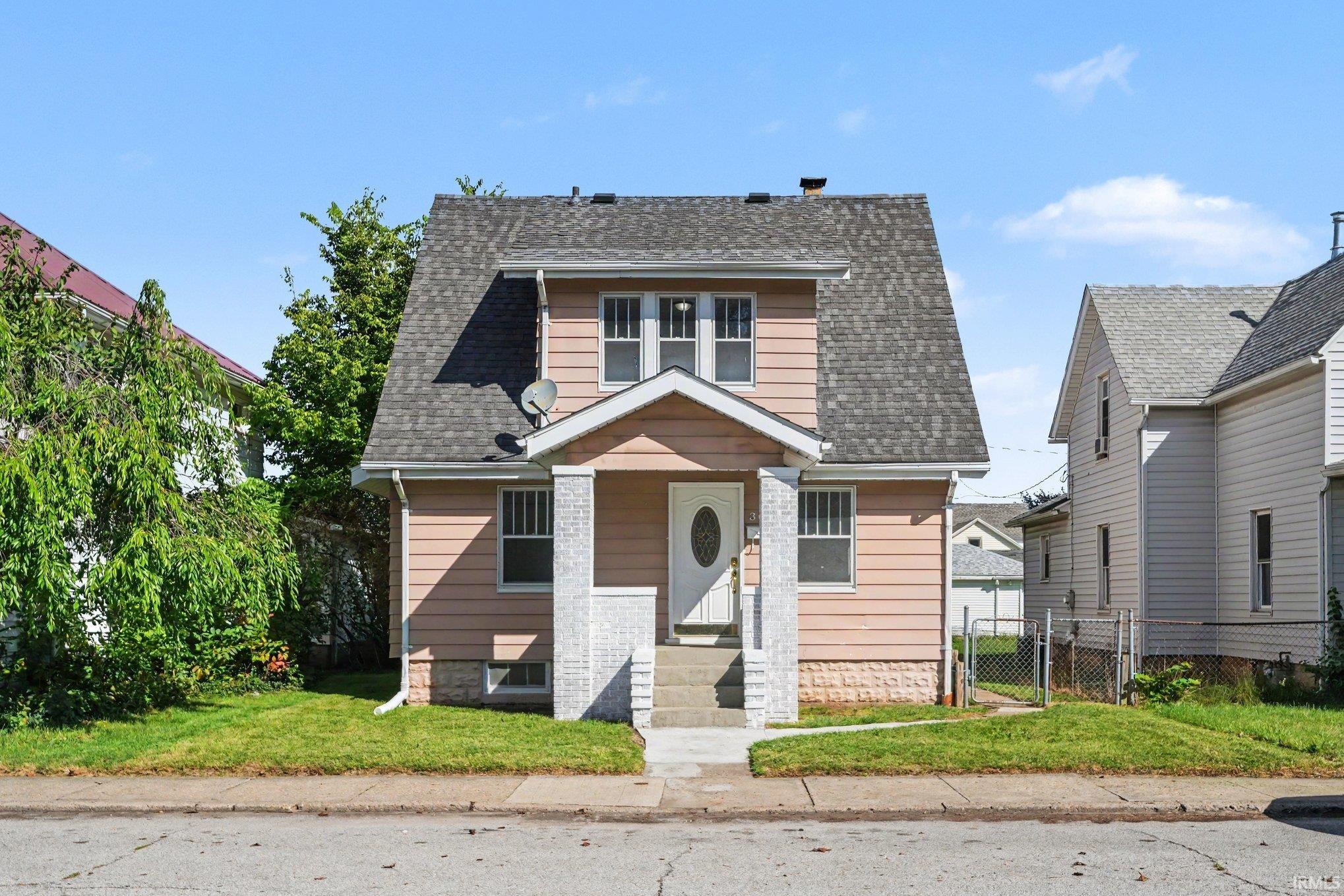 308 E 8th Street — photo