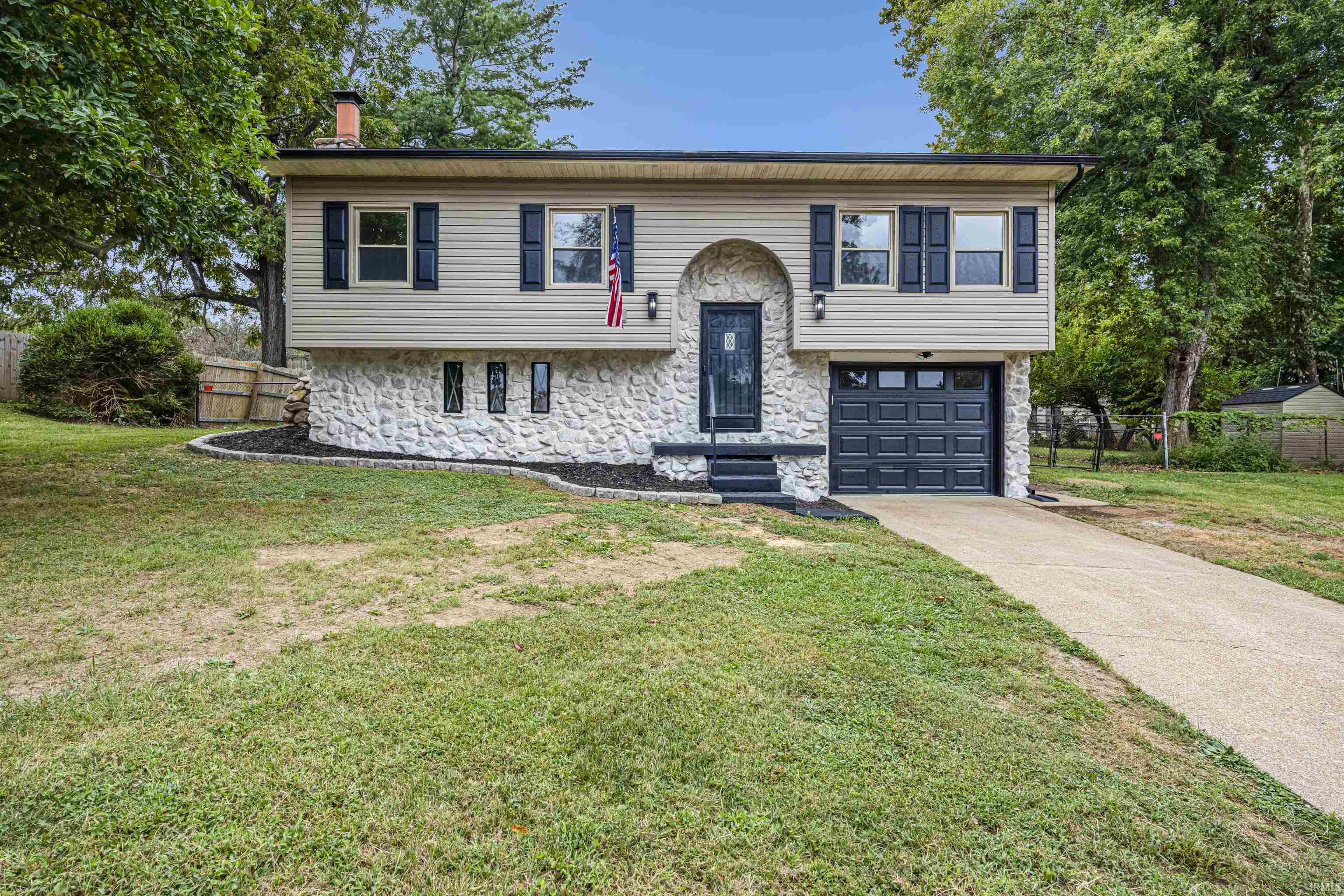 7255 Oakdale Drive — photo