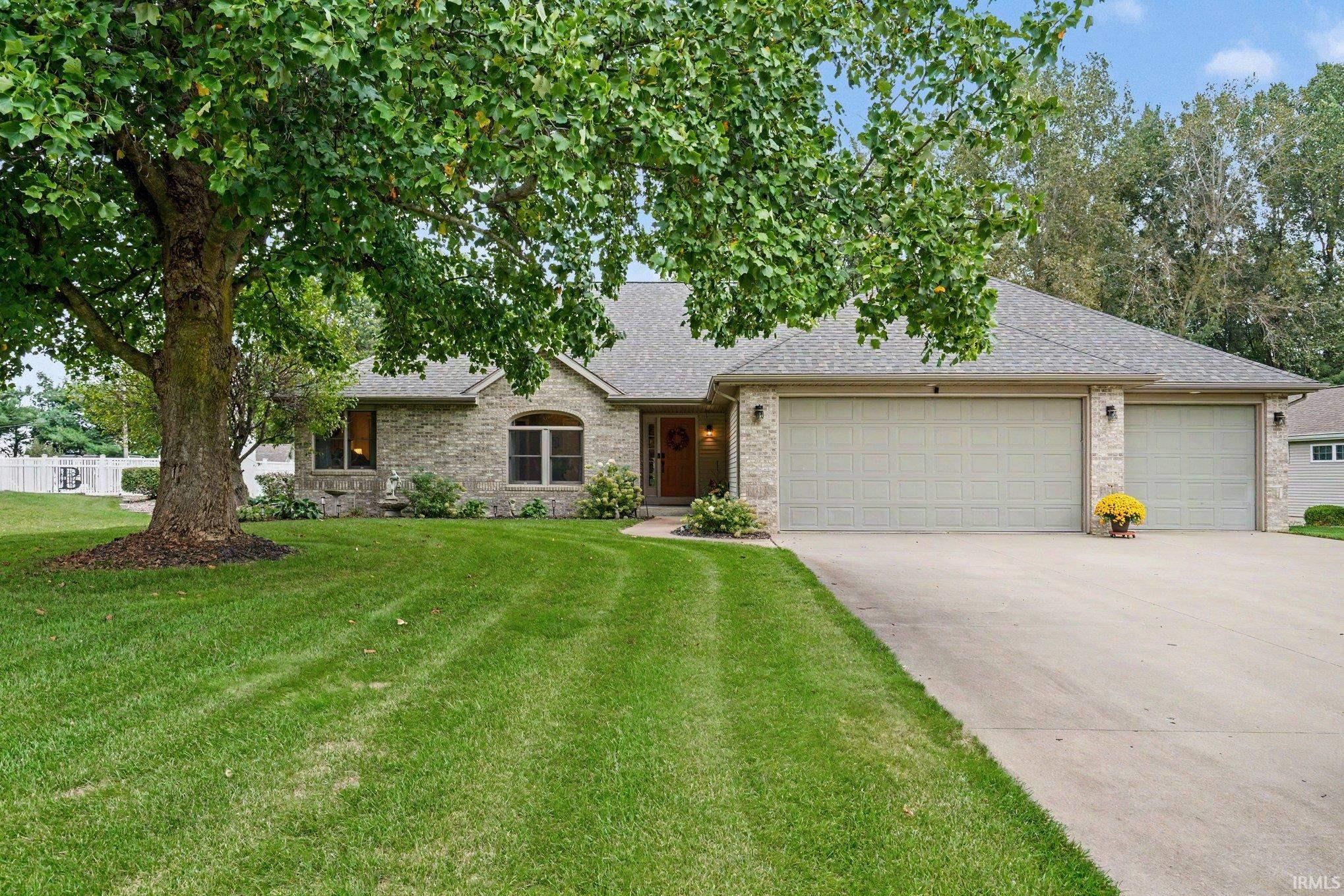 55585 Willowbend Boulevard — photo