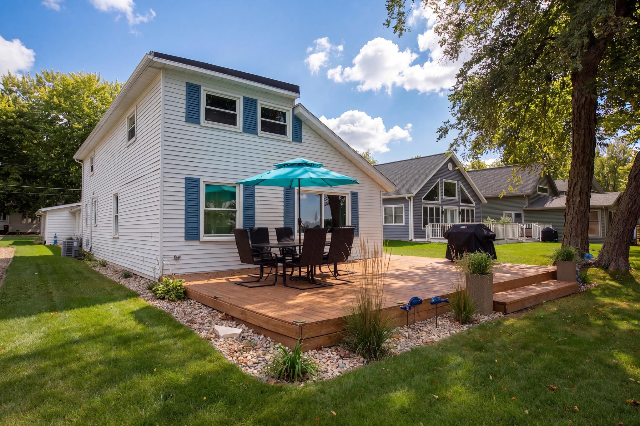 3923 Lake Shore Drive — photo