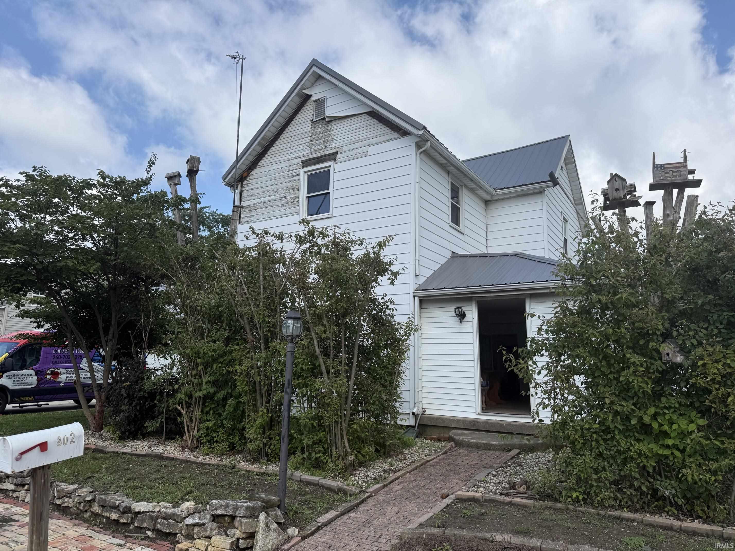 802 W Commercial Street — photo