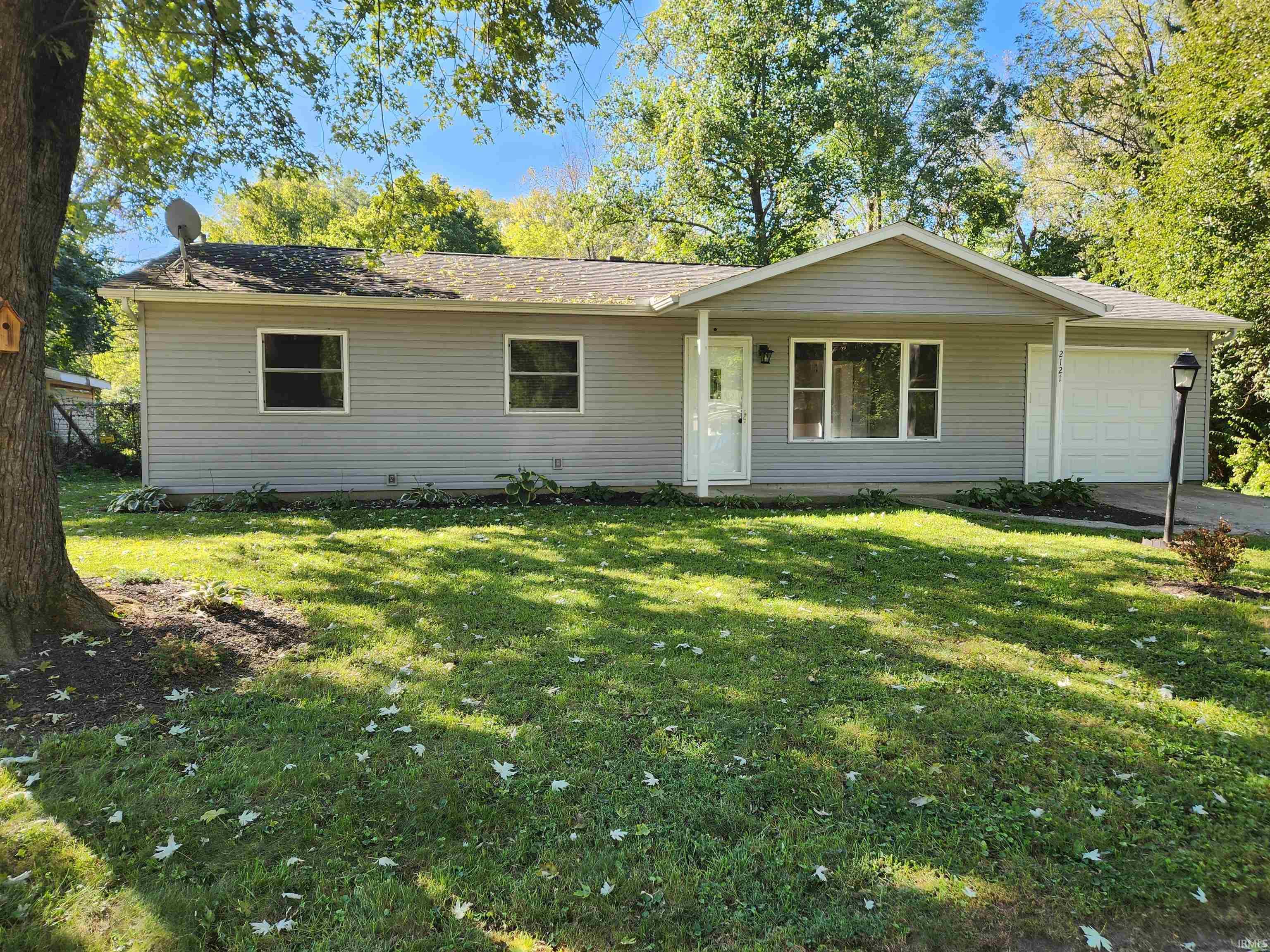 2121 W Thomas Drive — photo