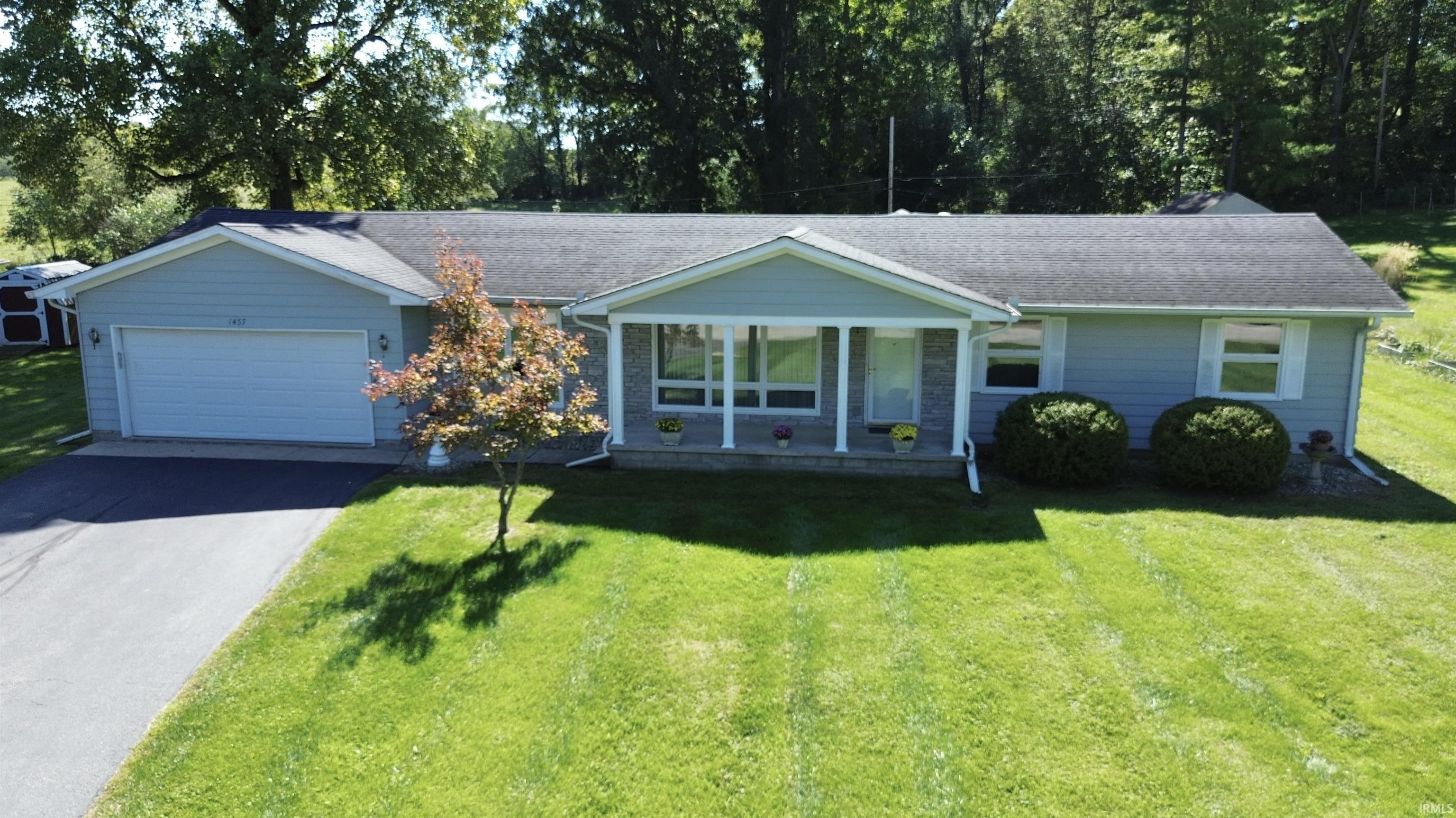 1437 James Drive — photo