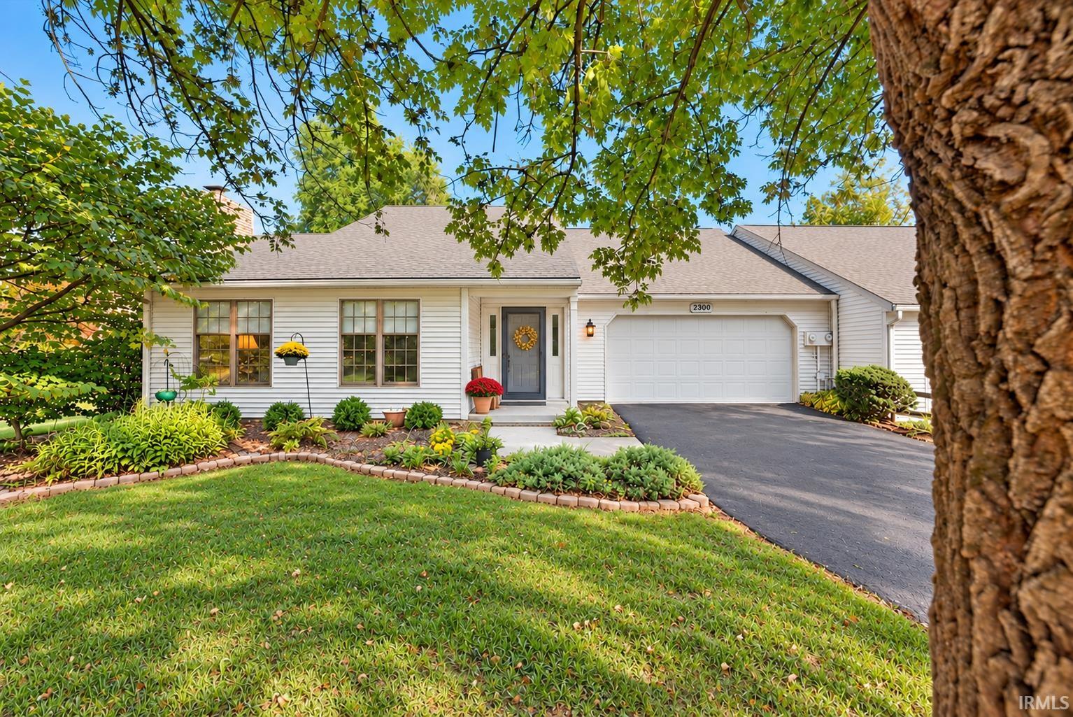 2260 E Cape Cod Drive — photo