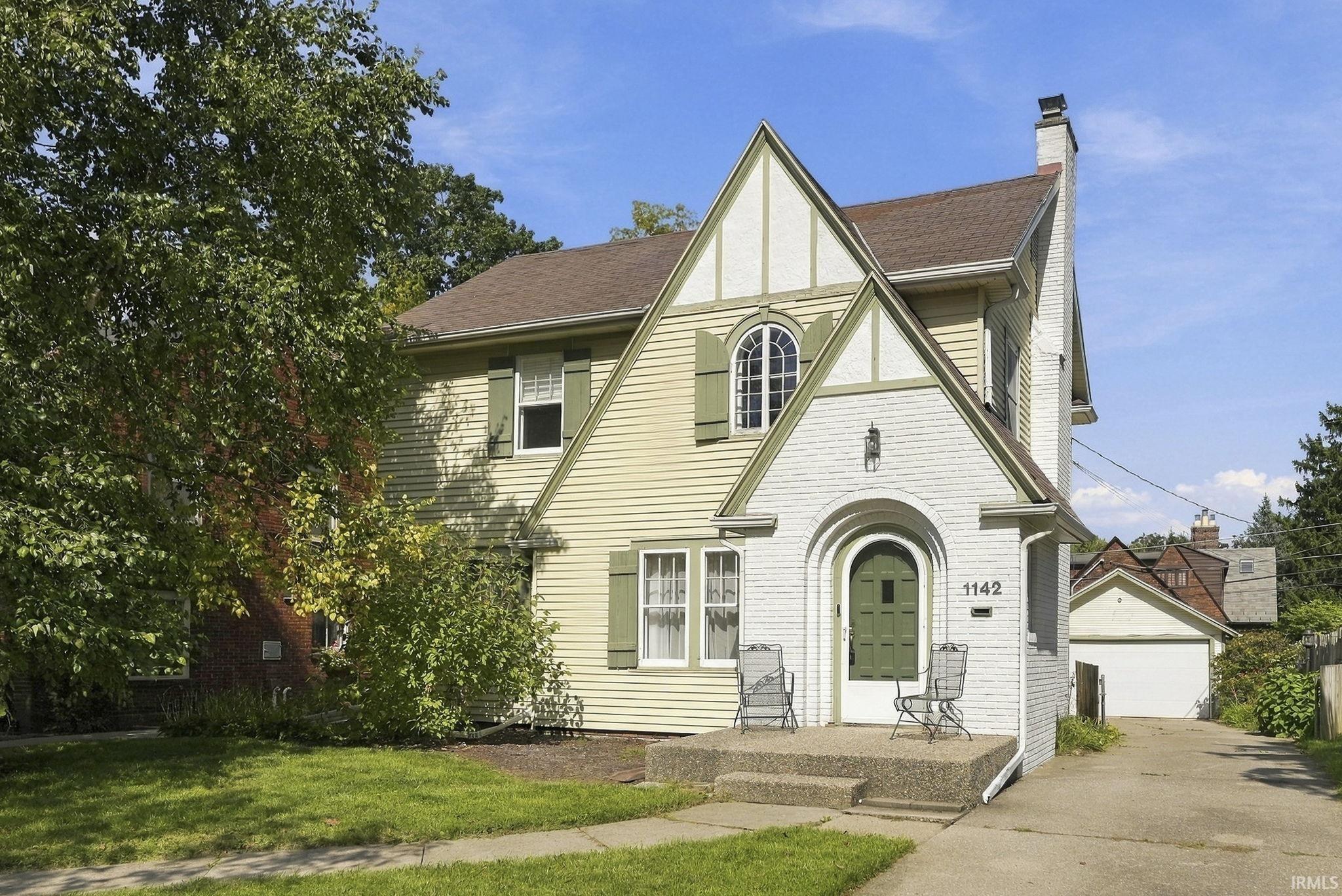 1142 W Foster Parkway — photo