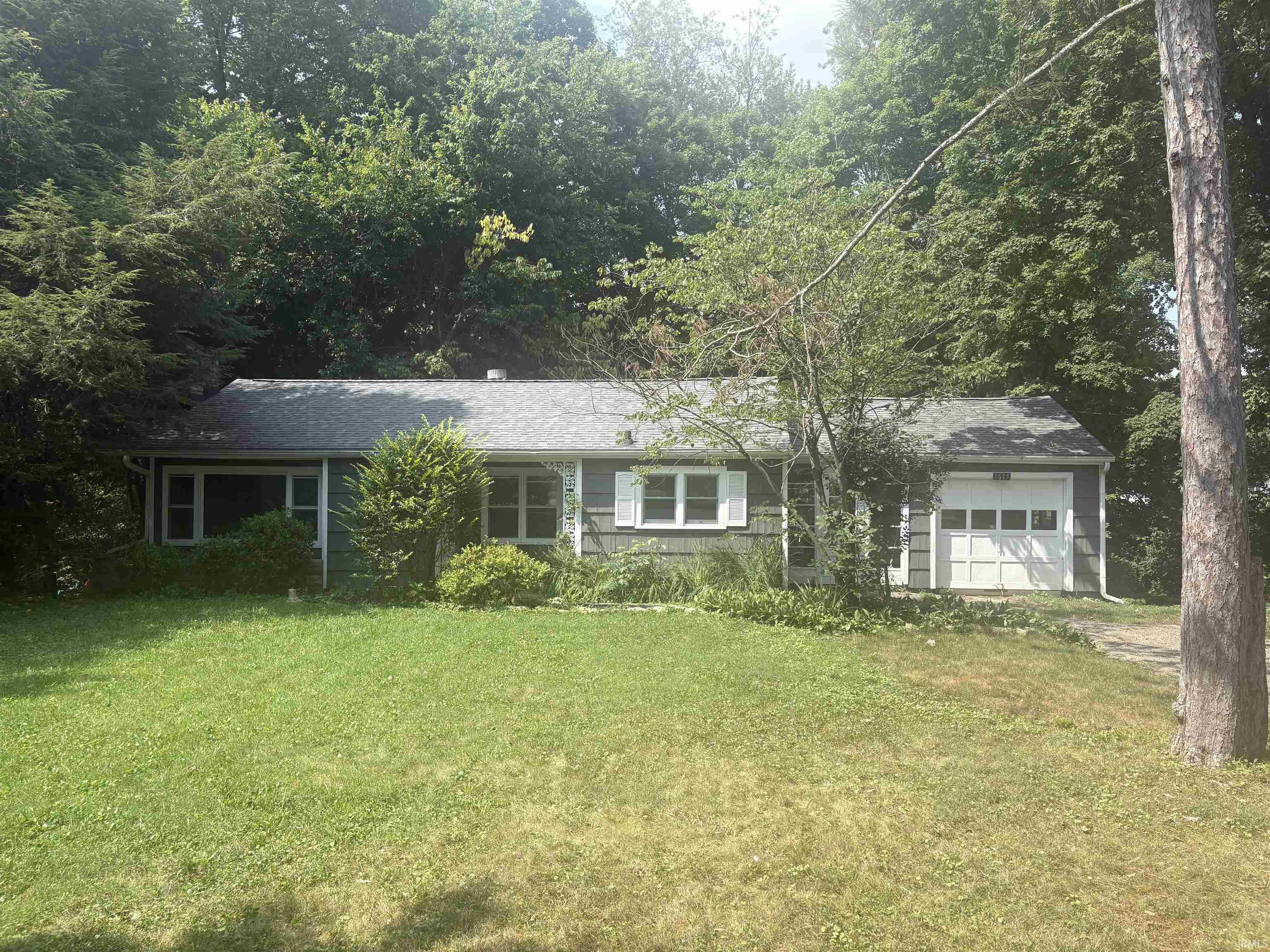 1615 E Matlock Road — photo