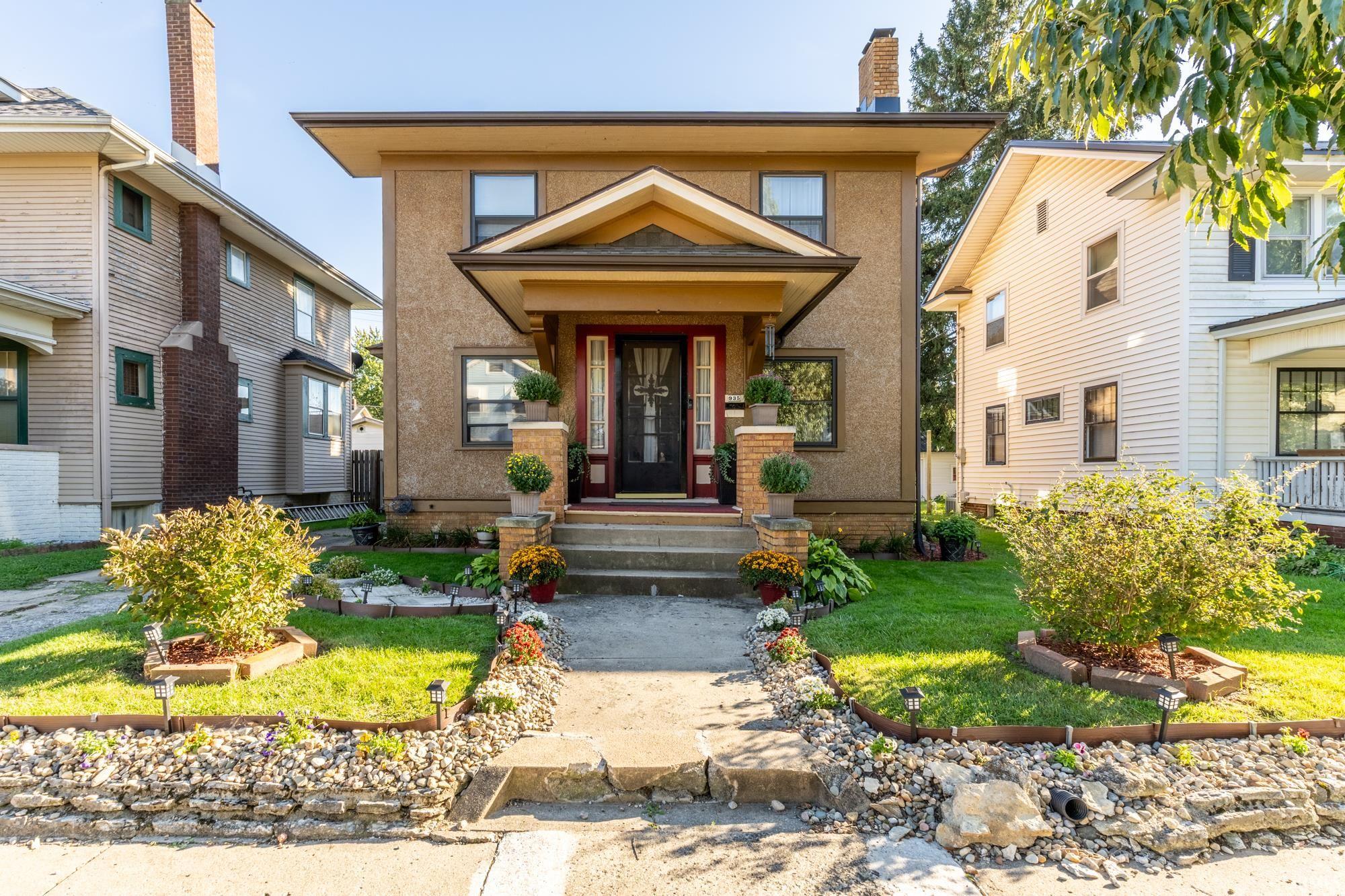 935 W Packard Avenue — photo