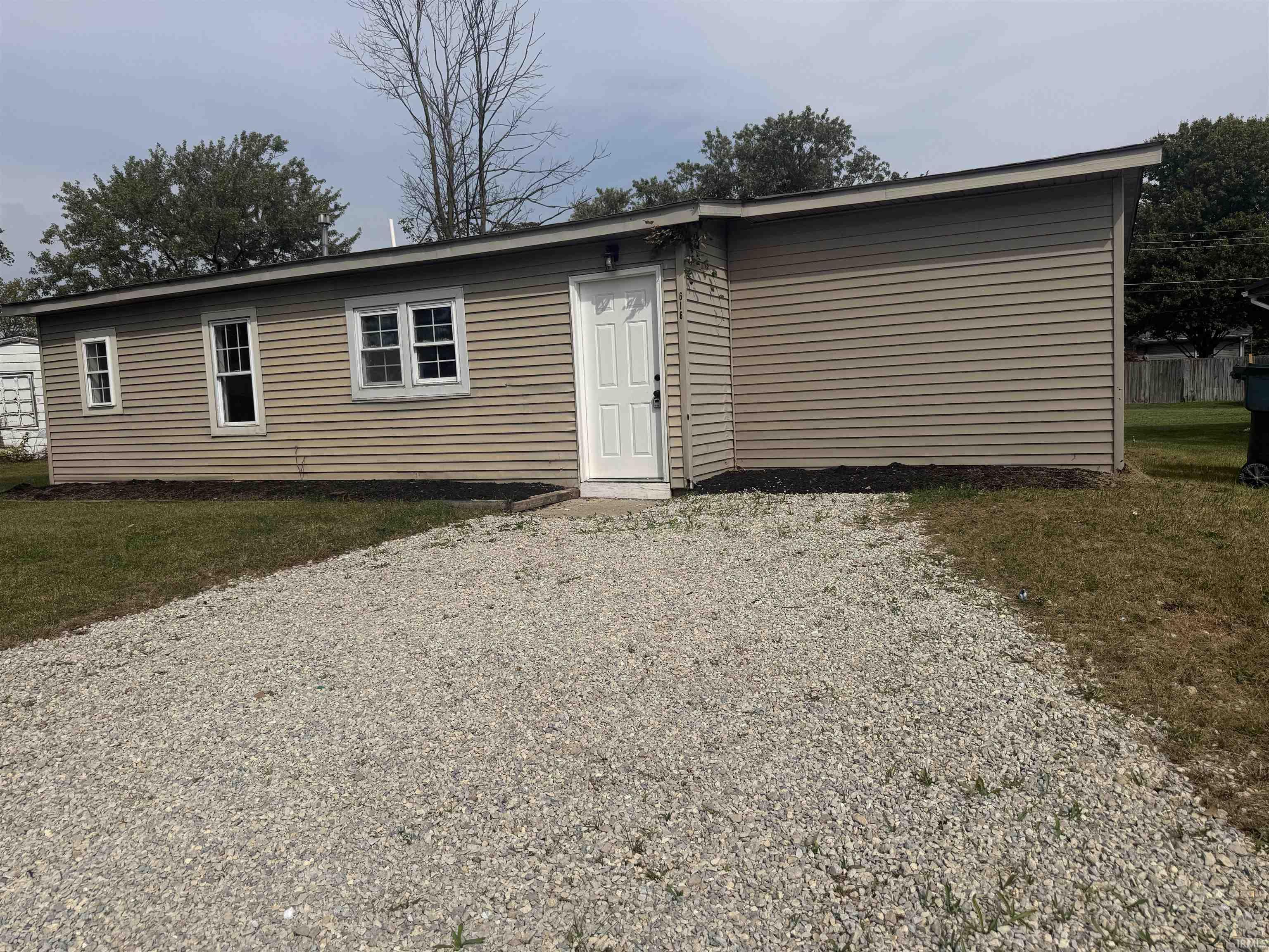 616 E Pine Street, Muncie, IN 47303 — photo 2