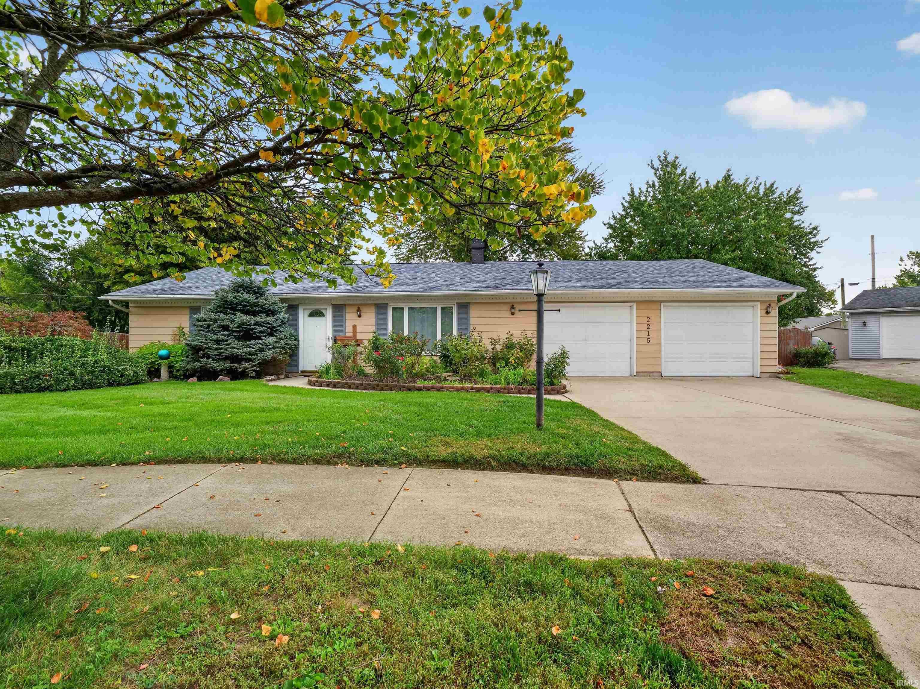 2215 Bryant Court — photo