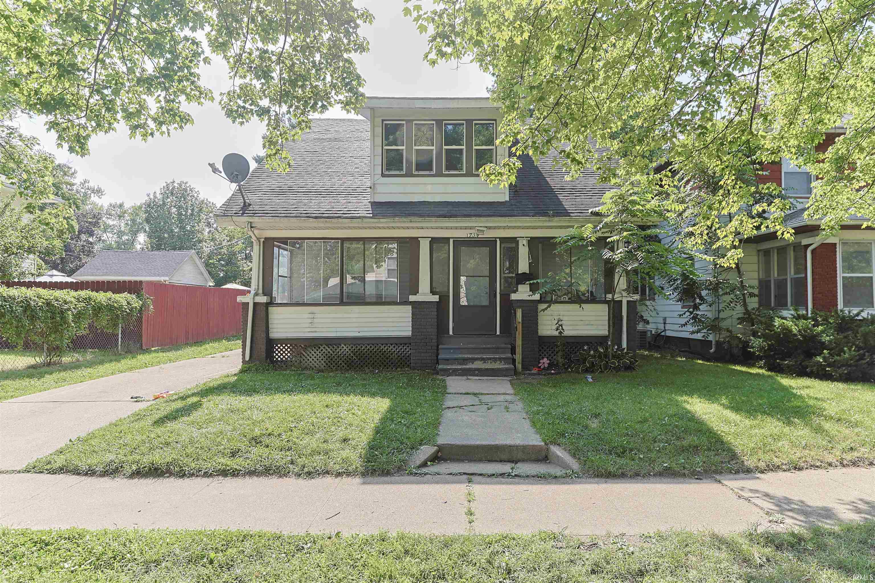 1733 Caroline Street — photo