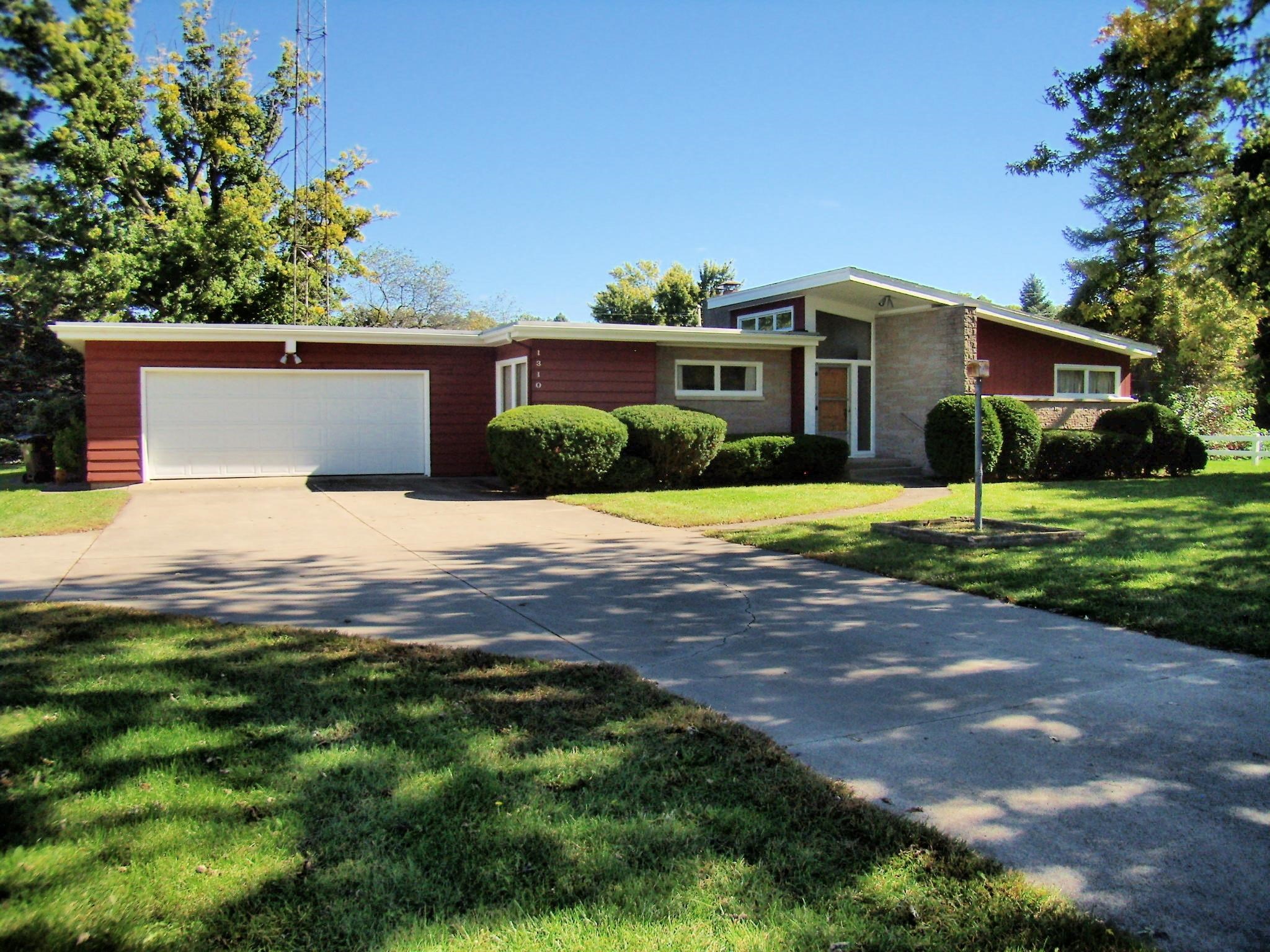 1310 N Williams Street — photo