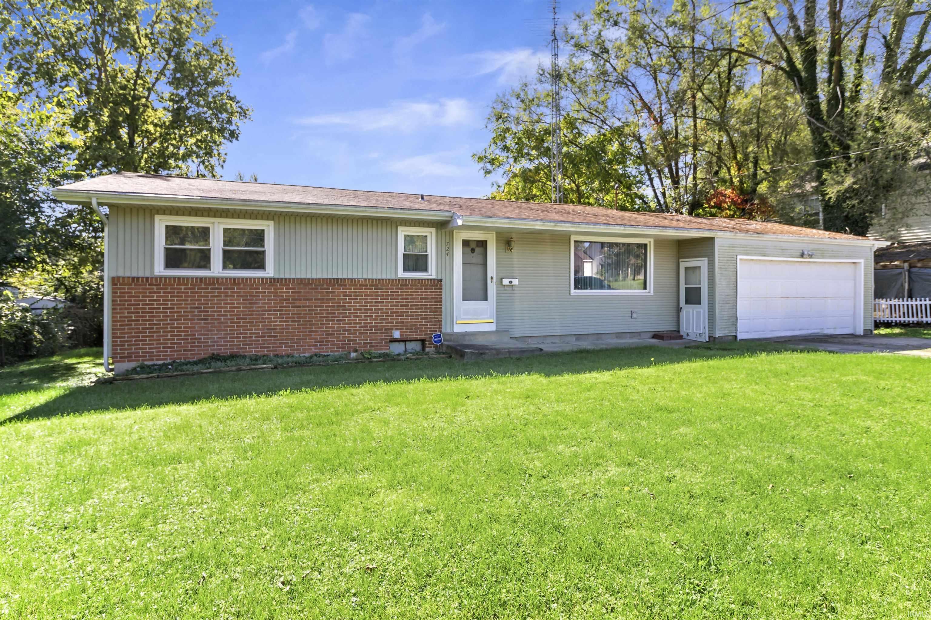 724 E Bradford Street — photo