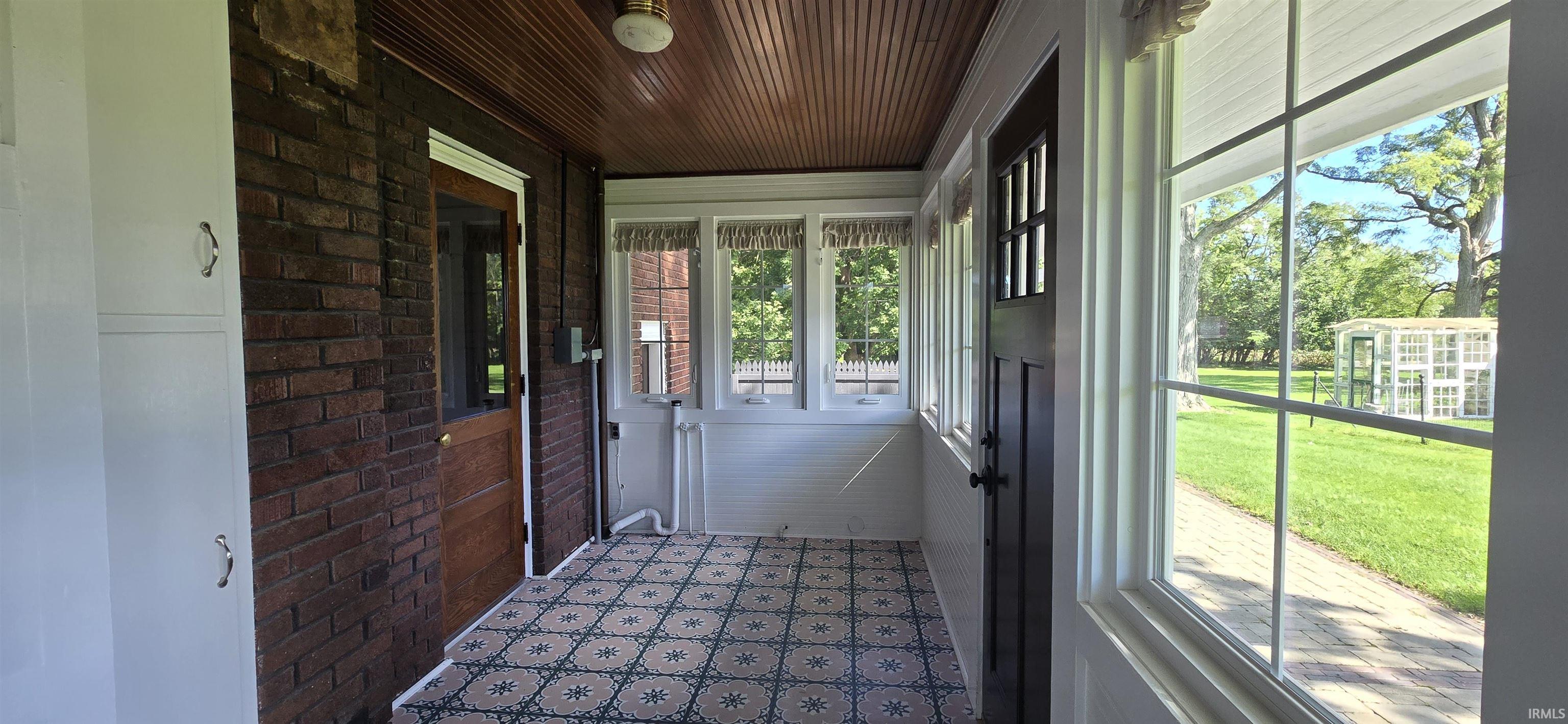 Home in Auburn, IN 46706 — photo 3