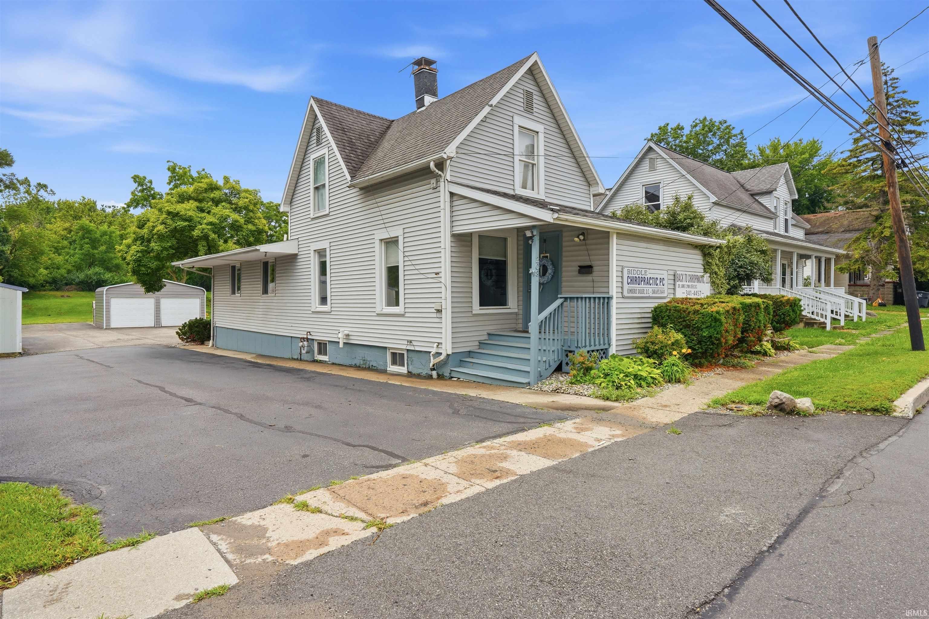208 E Whitley Street — photo