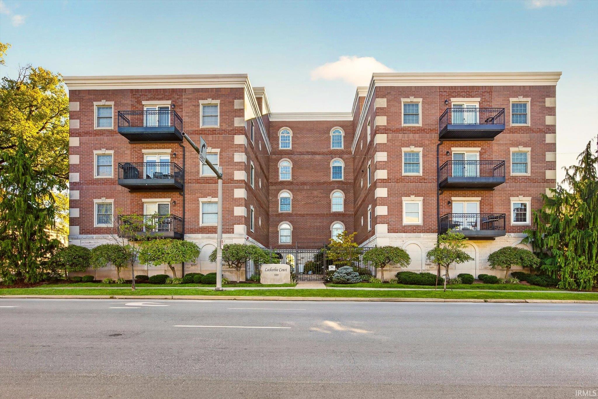 500 N Walnut Street — photo