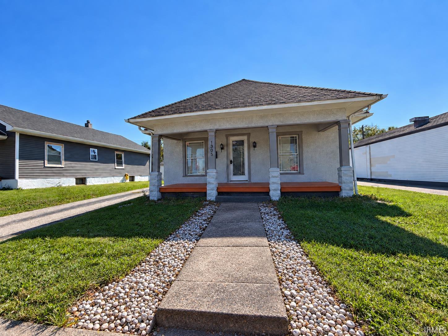 1305 E Markland Avenue — photo