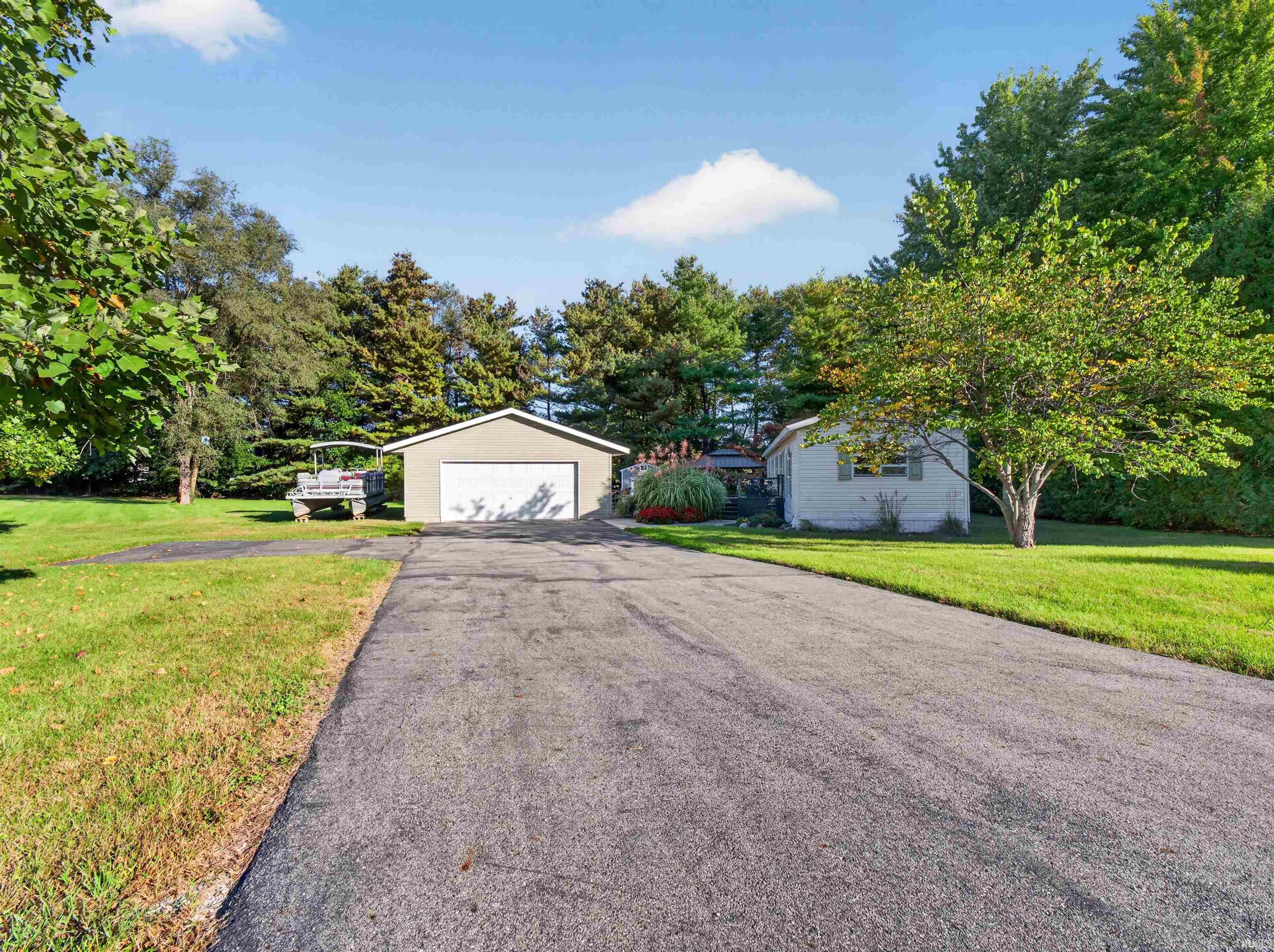 24 Ems D21c Lane — photo
