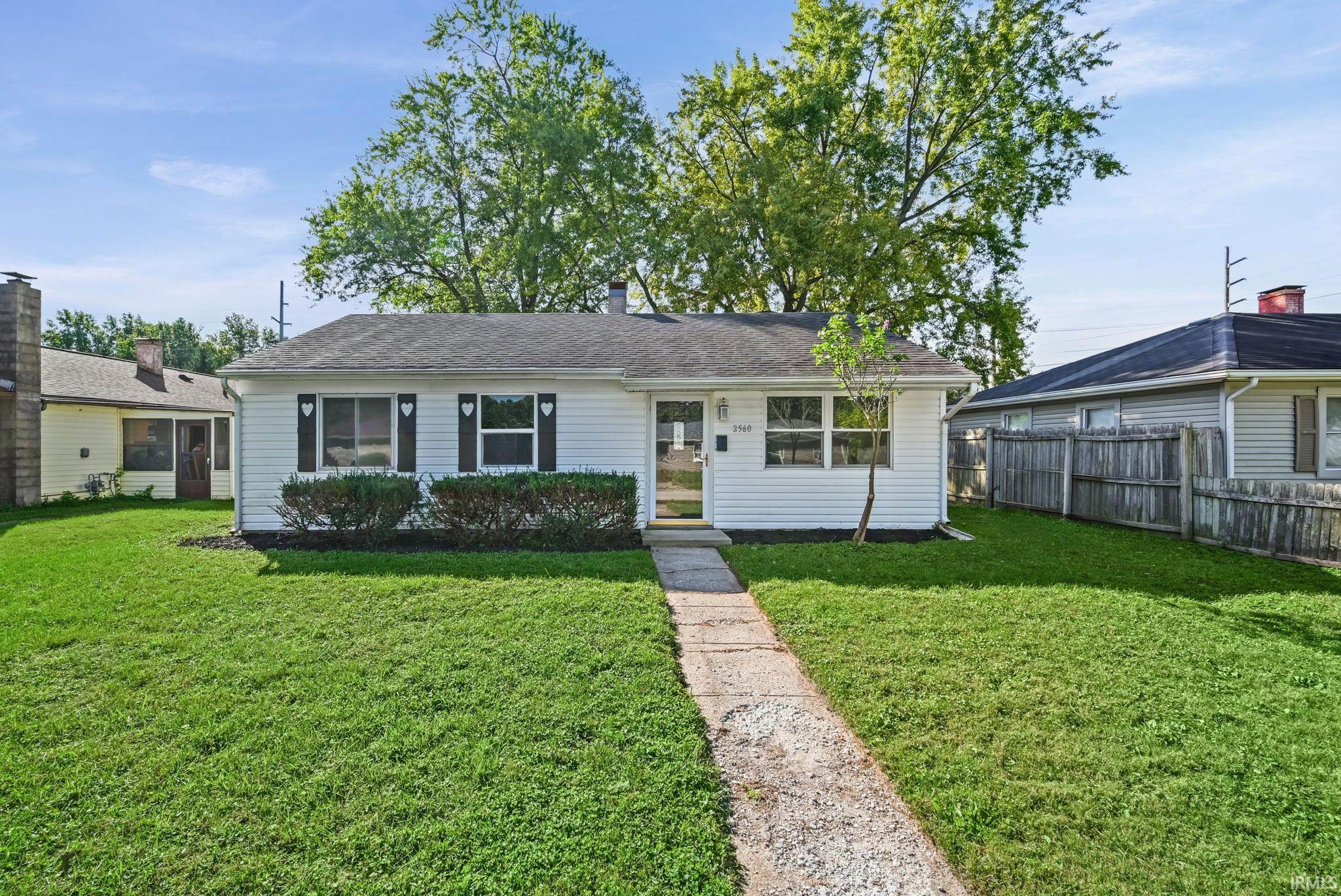 2560 Robinwood Drive — photo
