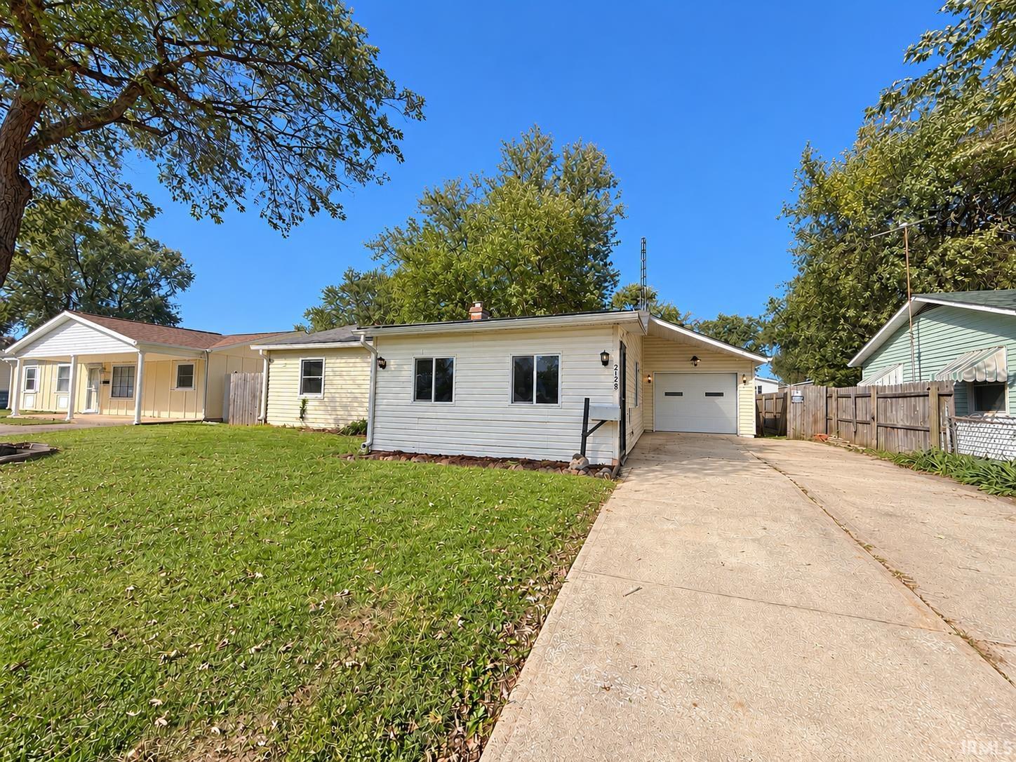 2128 N Fairfield Drive — photo