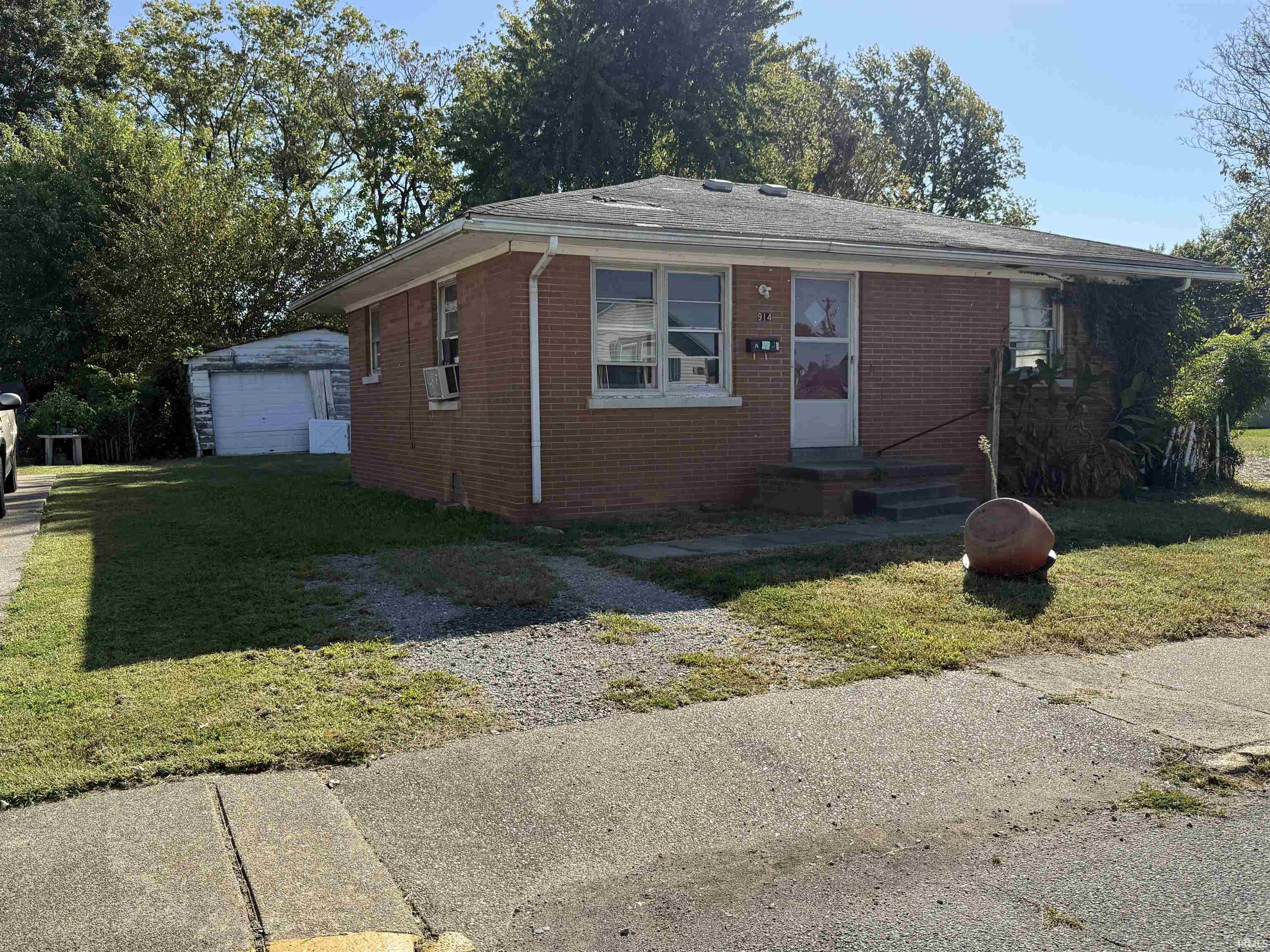 914 916 Judson Street — photo