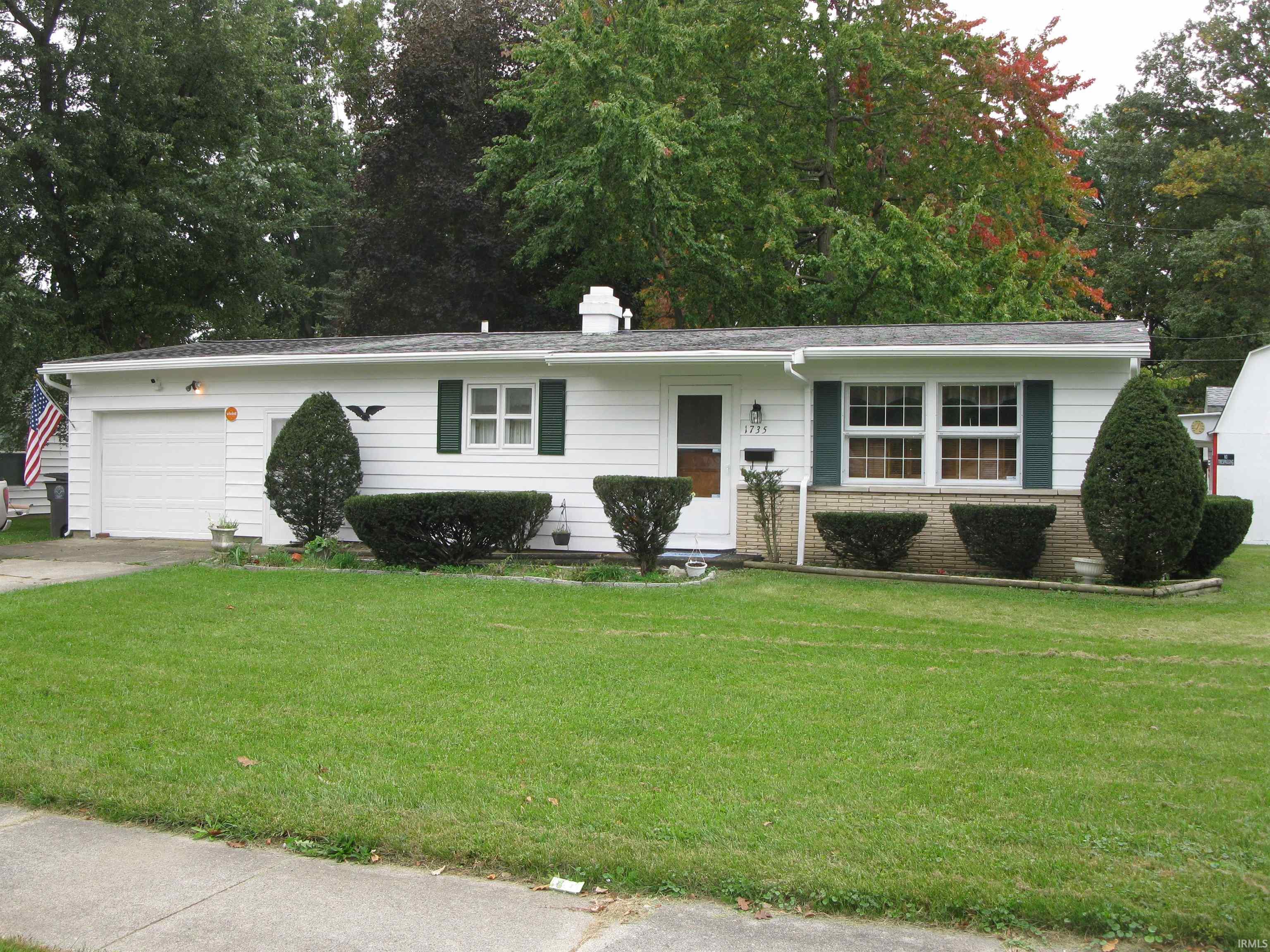 1735 Lower Huntington Road — photo