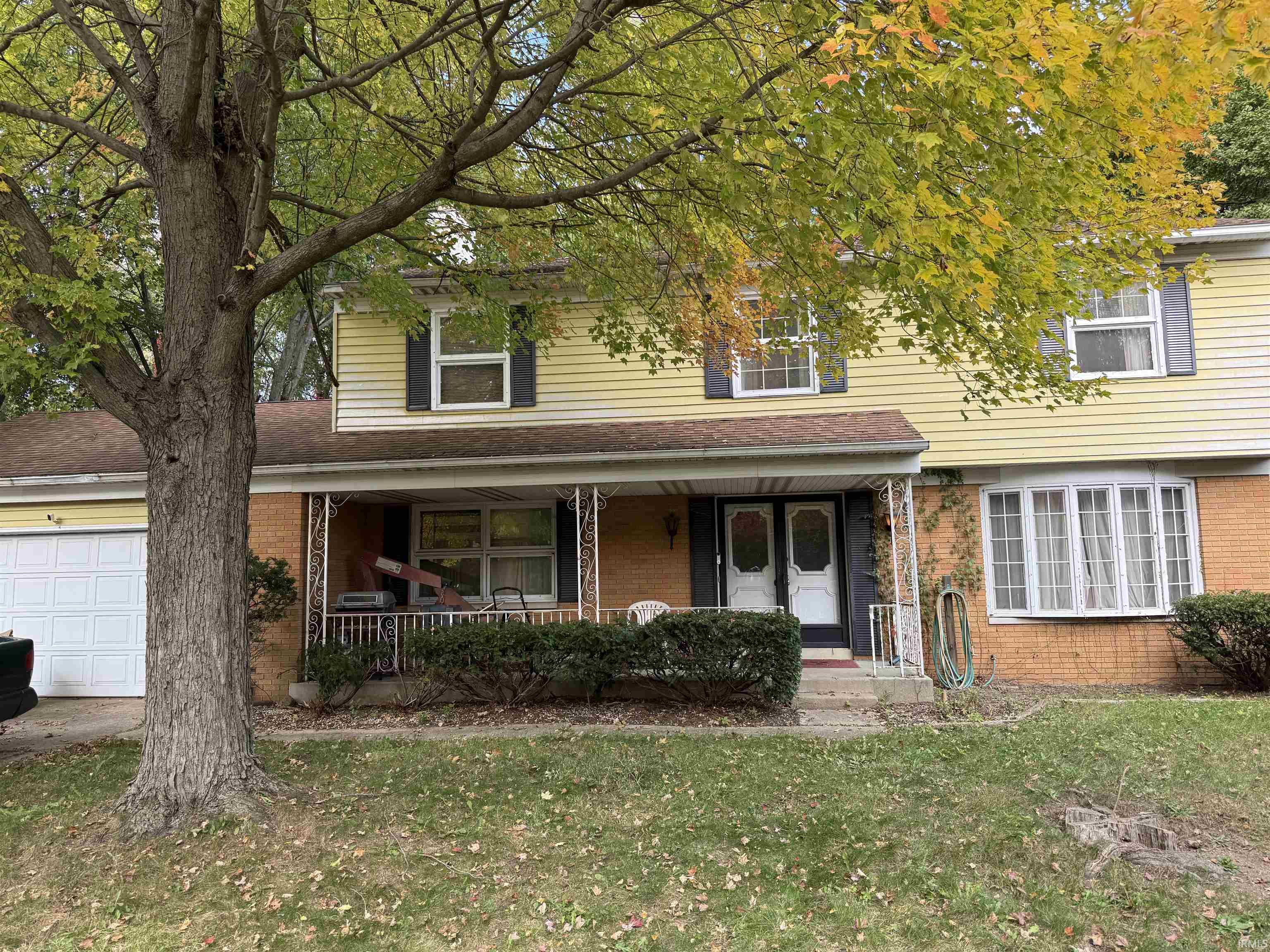 23009 Cambridge Court — photo