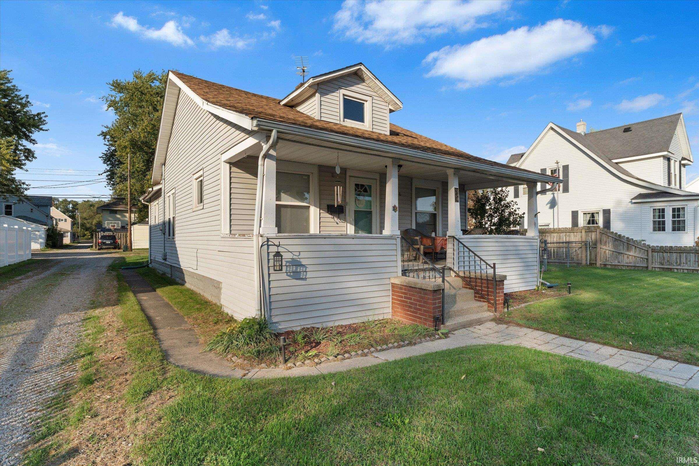 230 E Broadway Street — photo