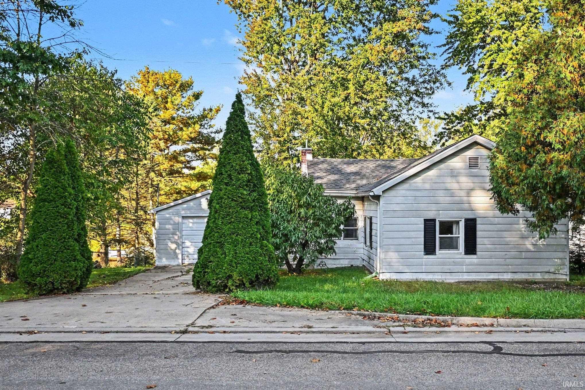 520 Logan Street — photo