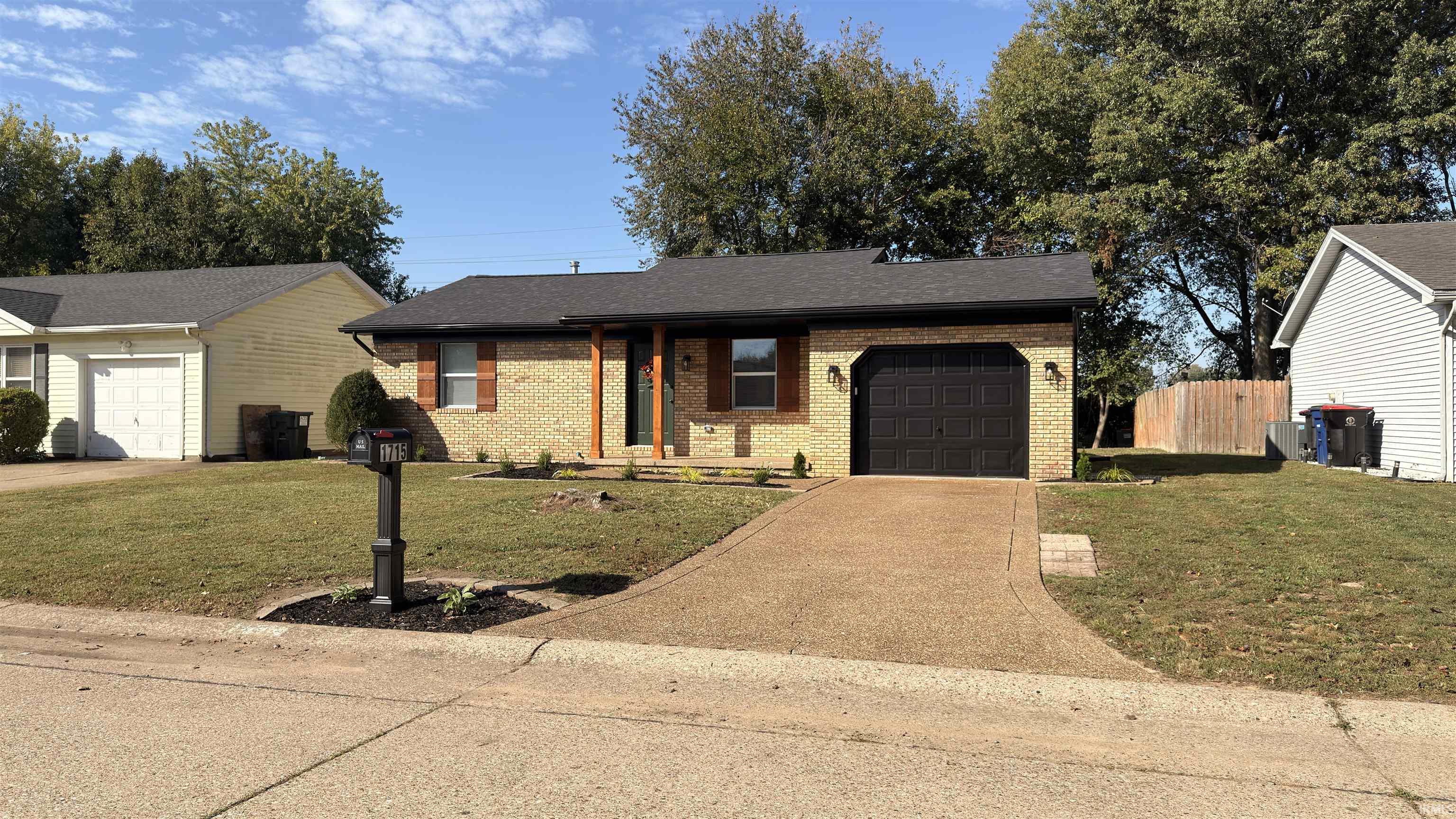 1715 Glenmoor Road — photo