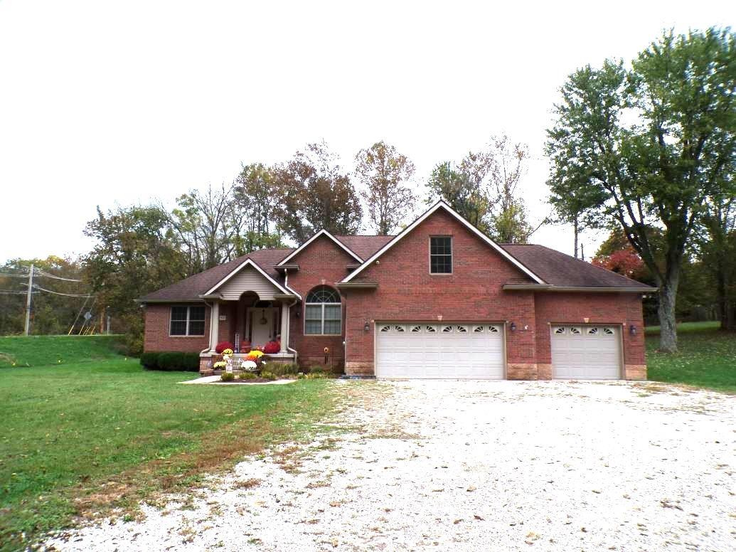 925 SE Main Street — photo