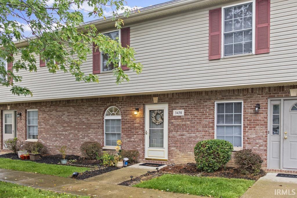 3438 S Oaklawn Circle — photo