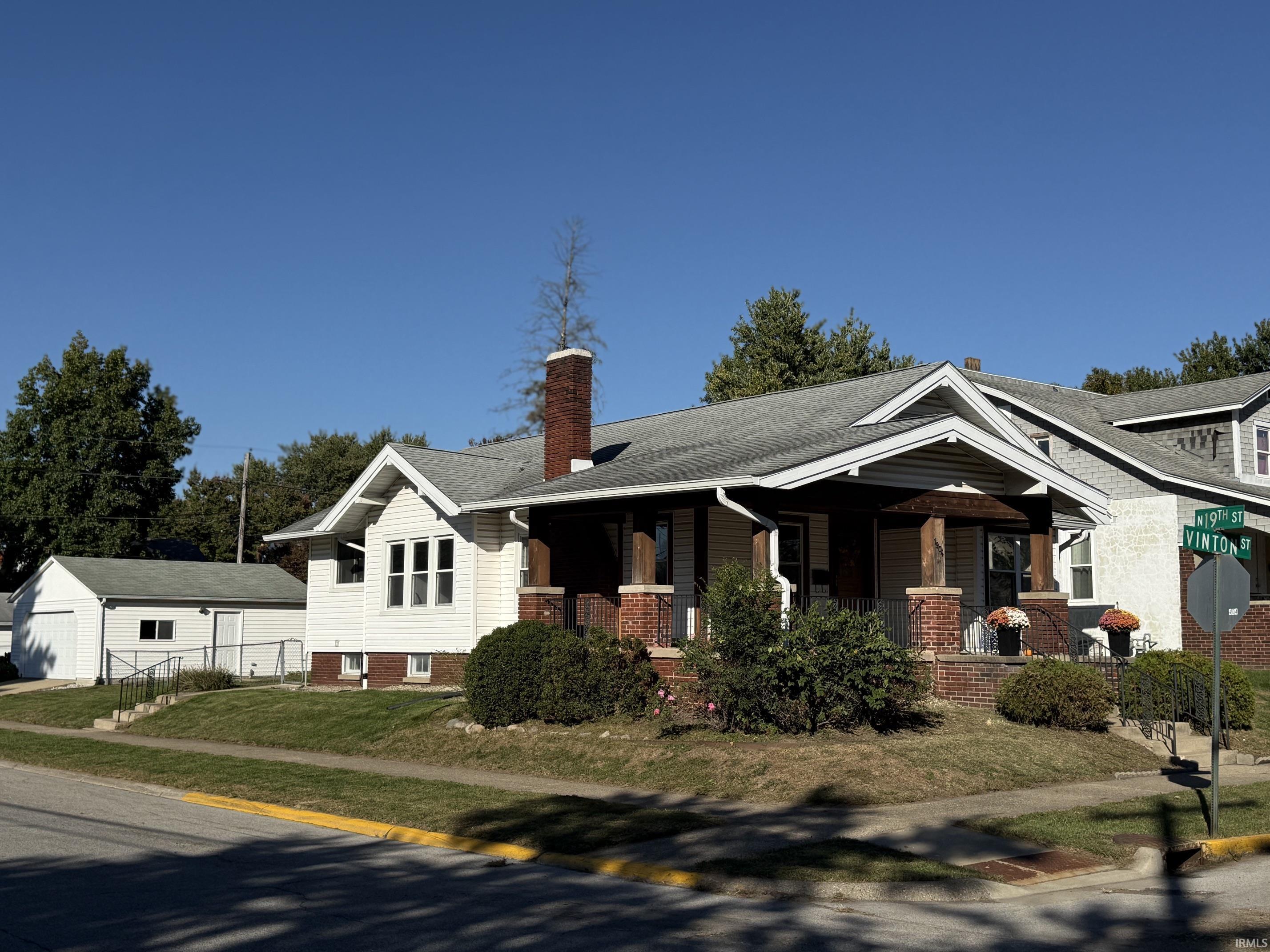 1904 Vinton Street — photo