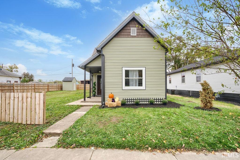 805 E Superior Street — photo