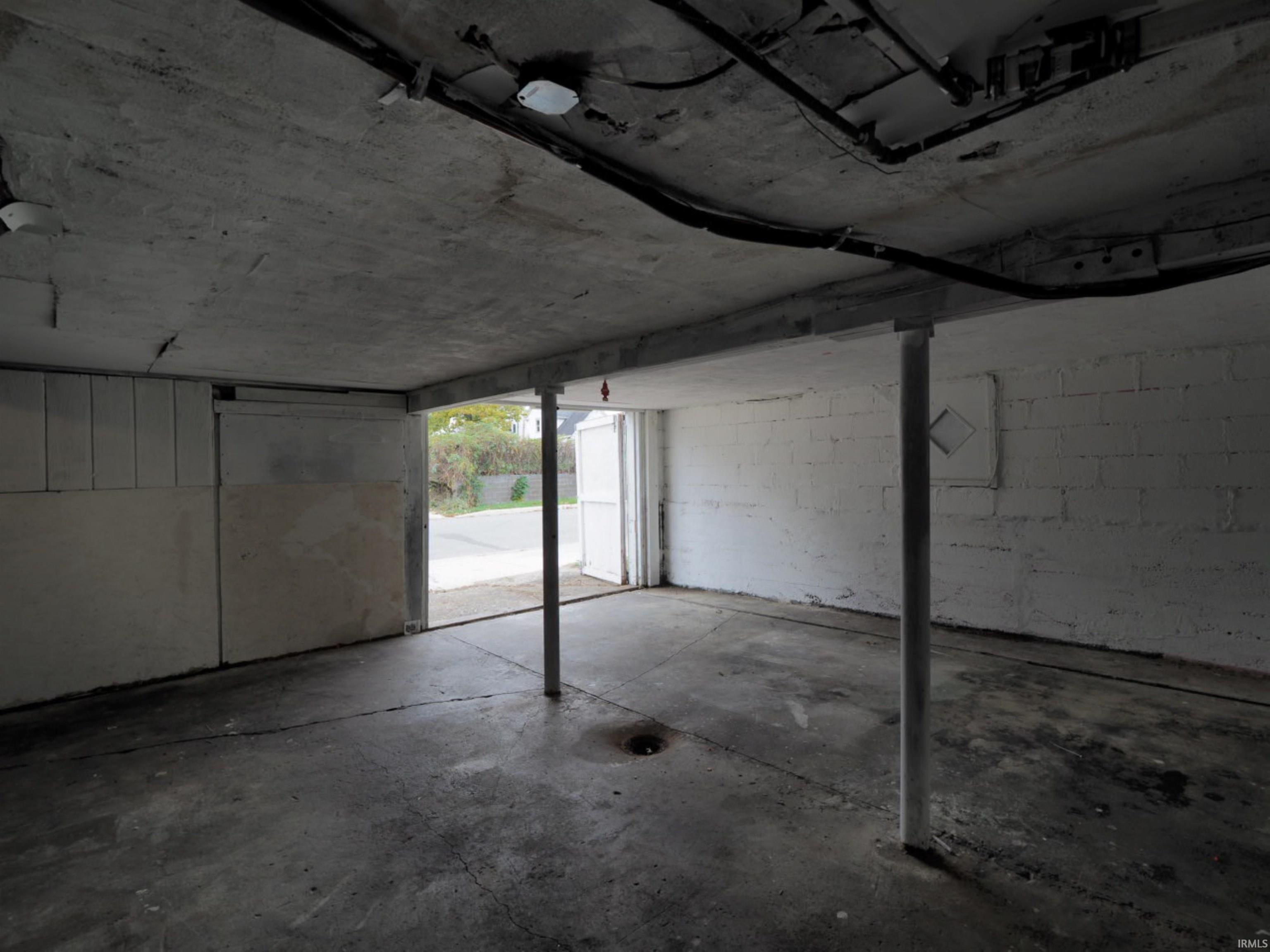 Home in Muncie, IN 47302 — photo 2