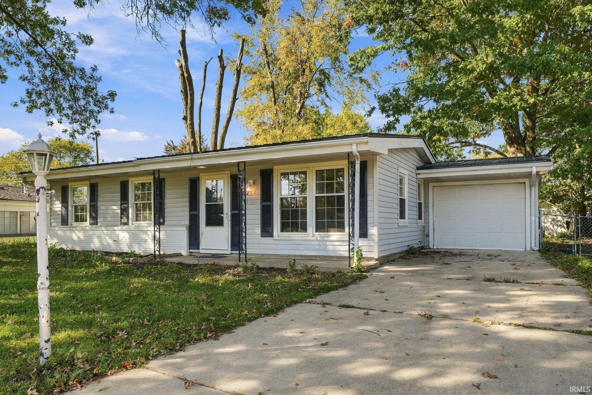 214 W Crown Lane — photo