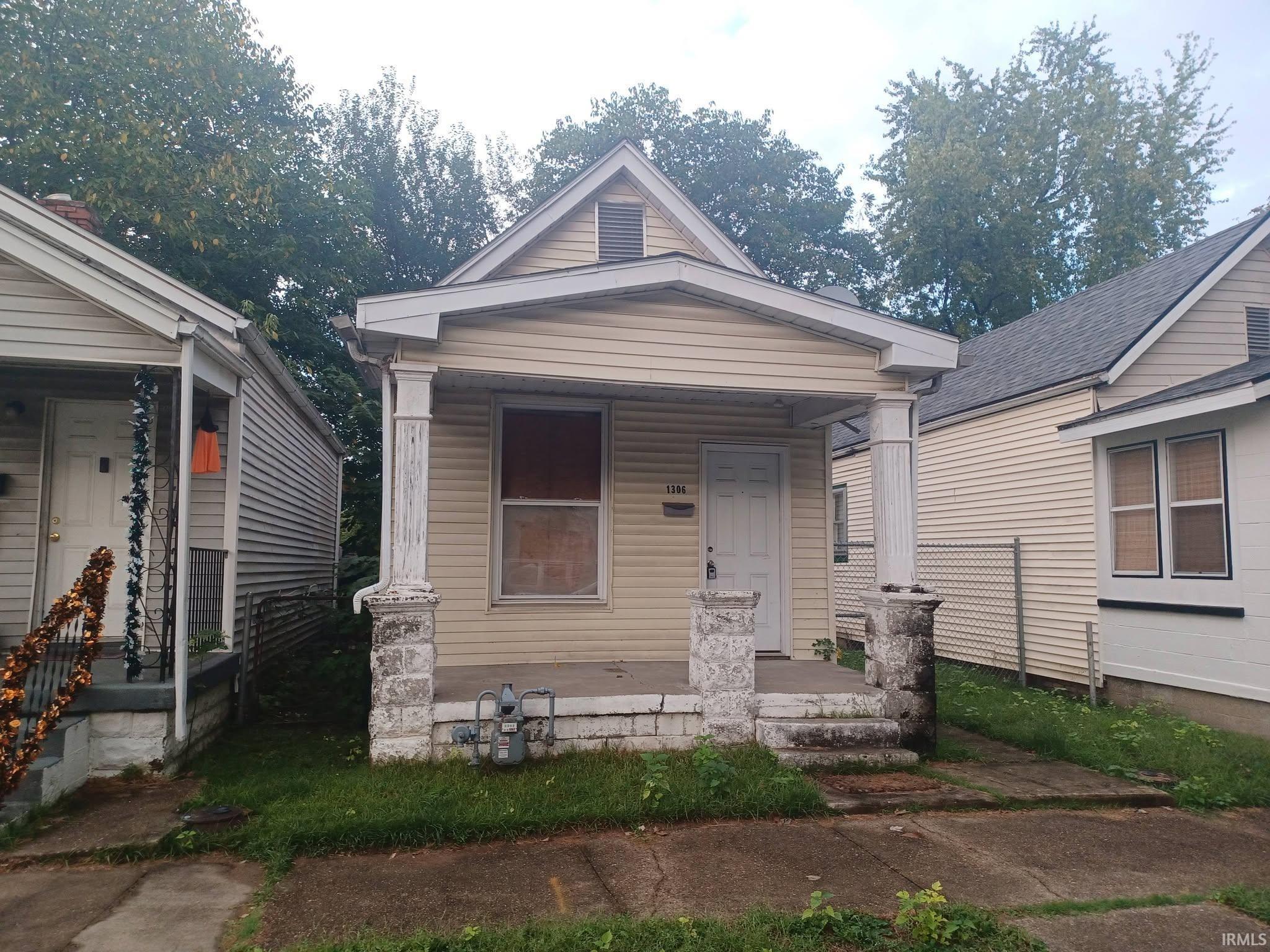 1306 E Illinois Street — photo