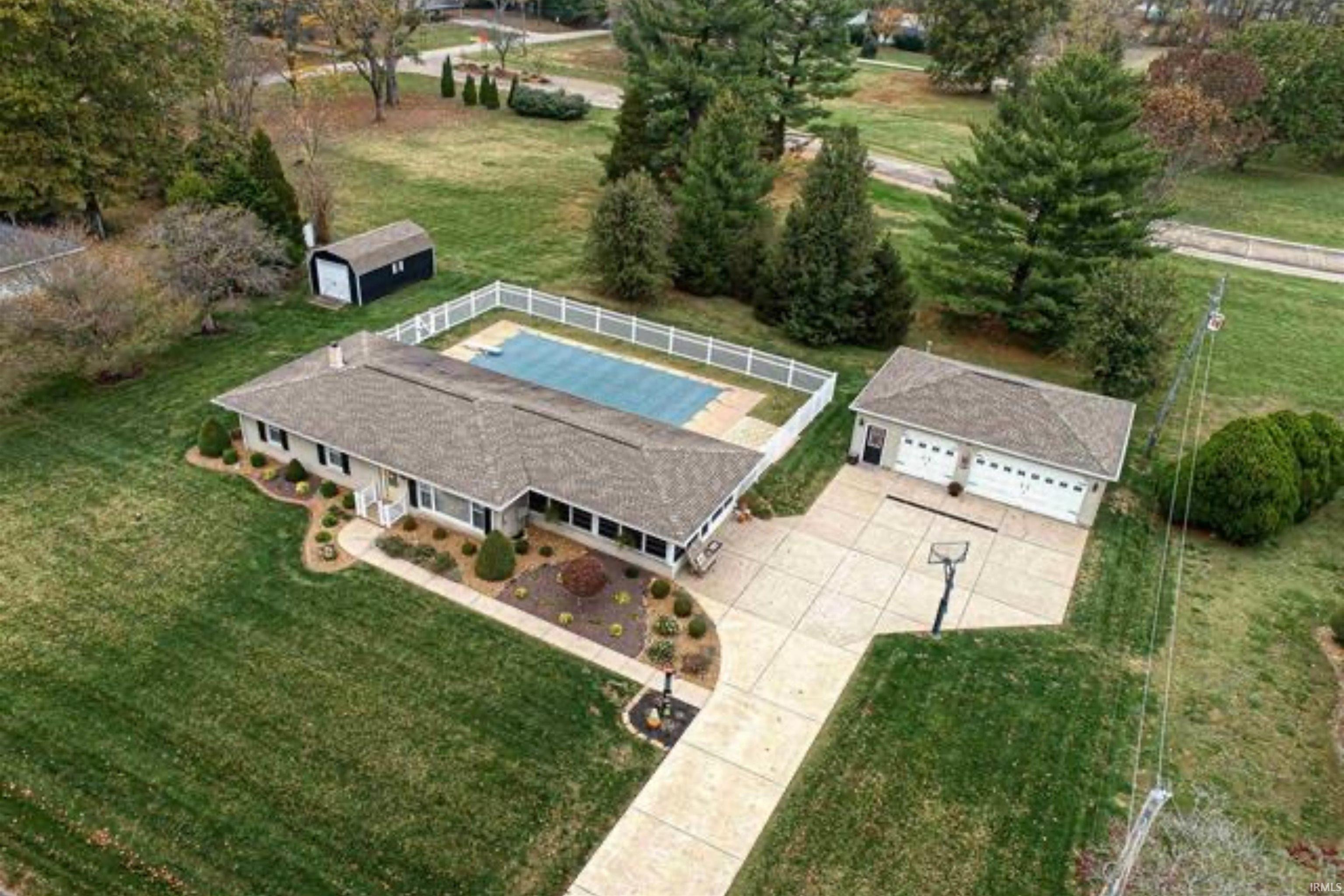 9301 Farmington Drive — photo