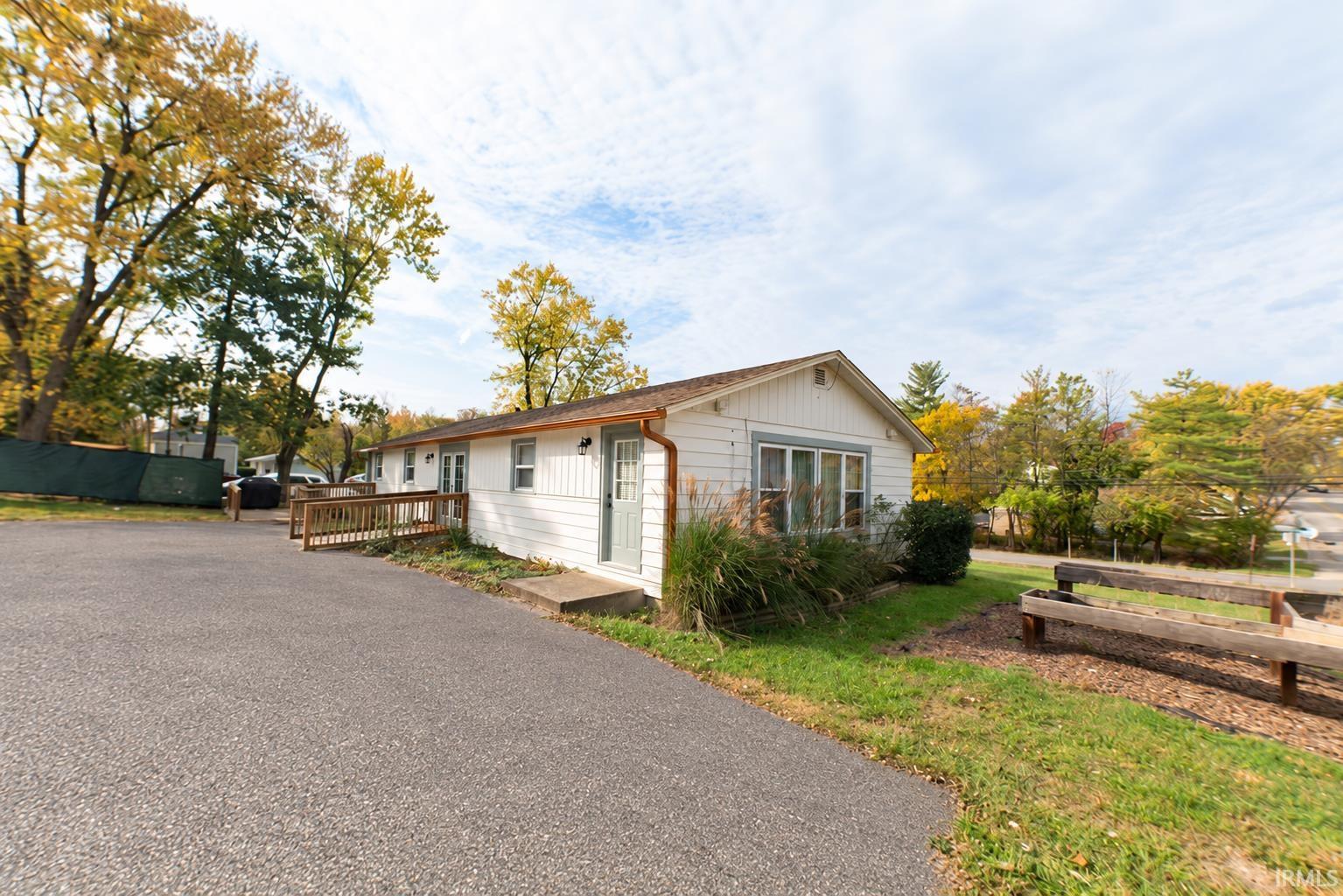 1240 E Miller Drive — photo