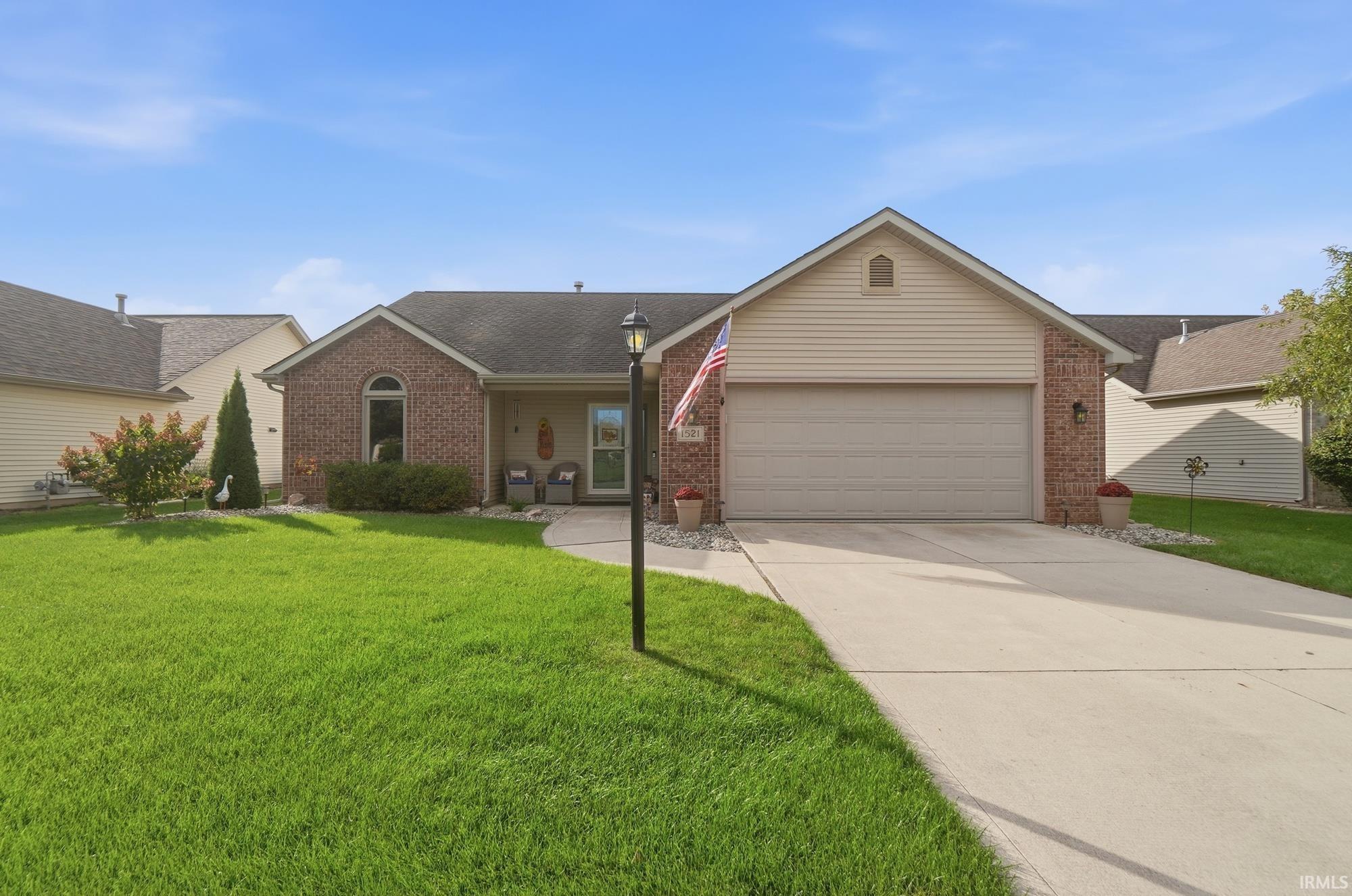1521 Classic Lake Cove — photo